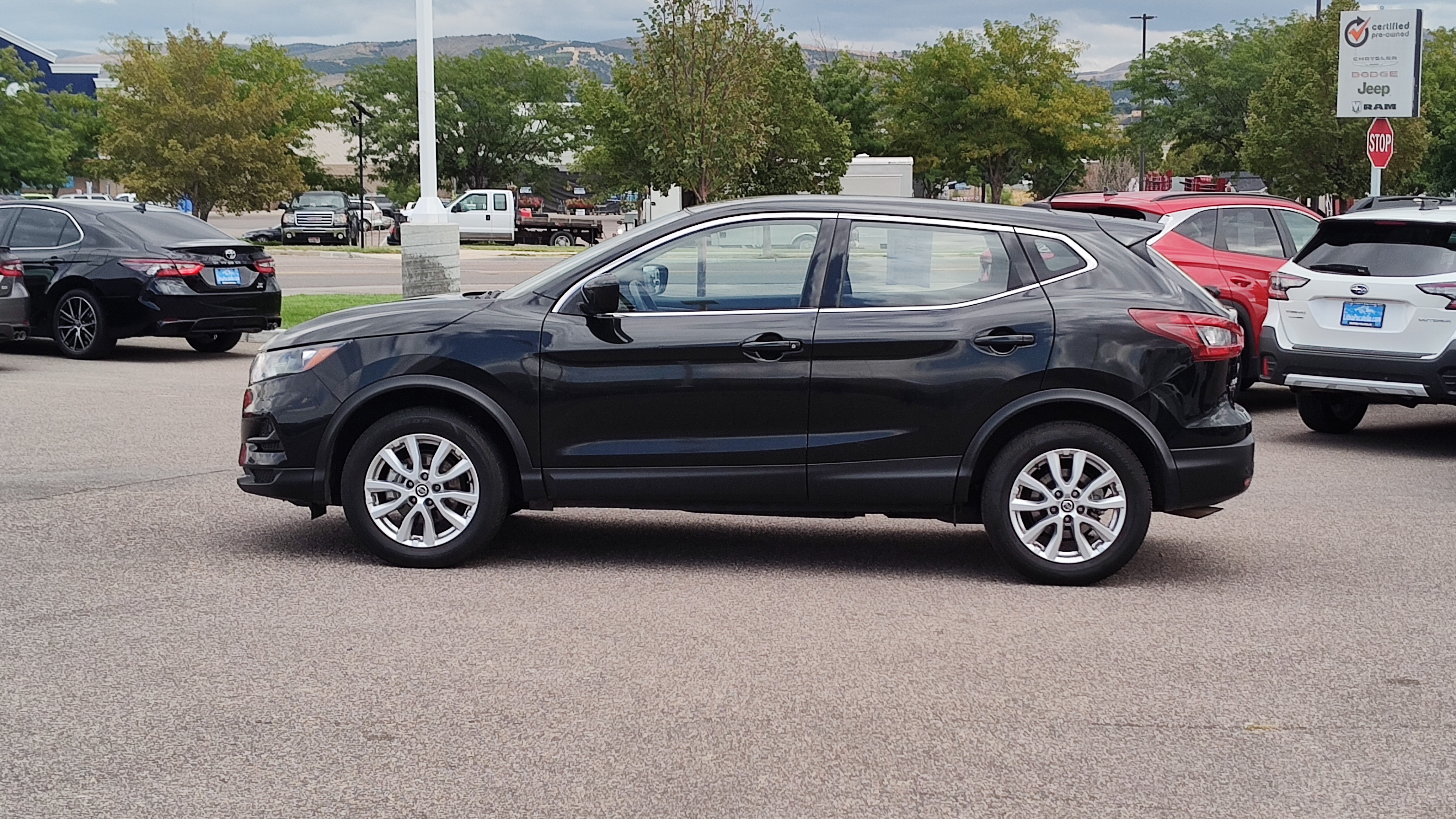 2022 Nissan Rogue Sport S 3