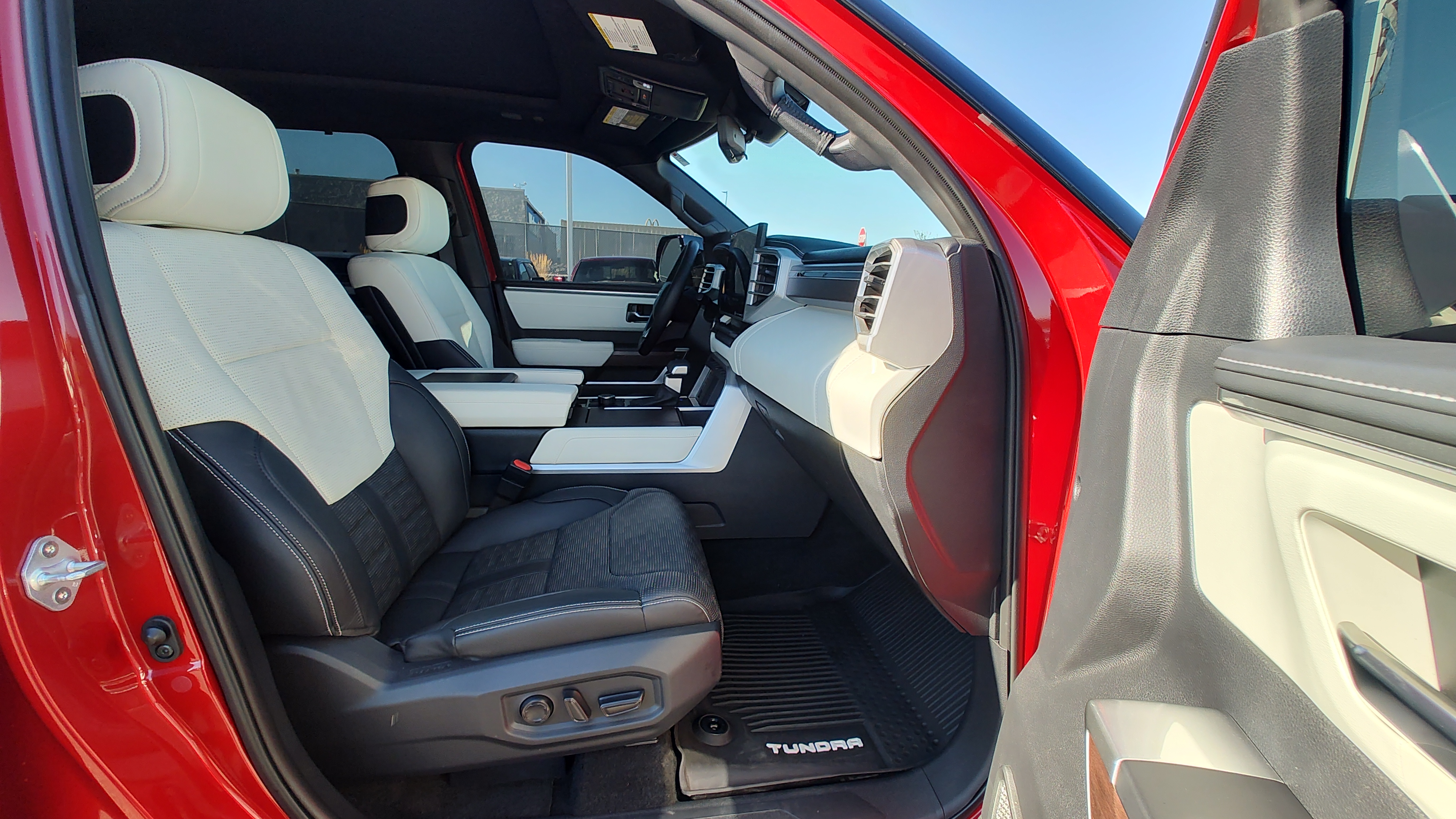 2022 Toyota Tundra Capstone Hybrid CrewMax 5.5 Bed 14