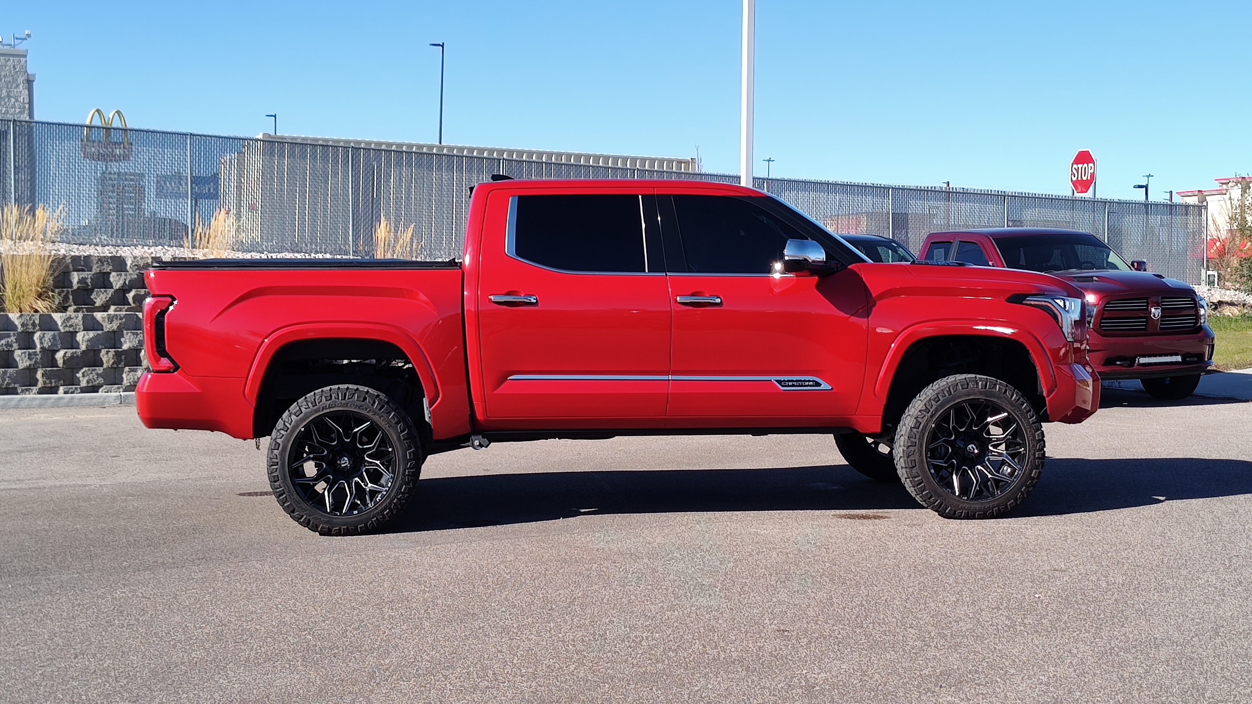 2022 Toyota Tundra Capstone Hybrid CrewMax 5.5 Bed 27