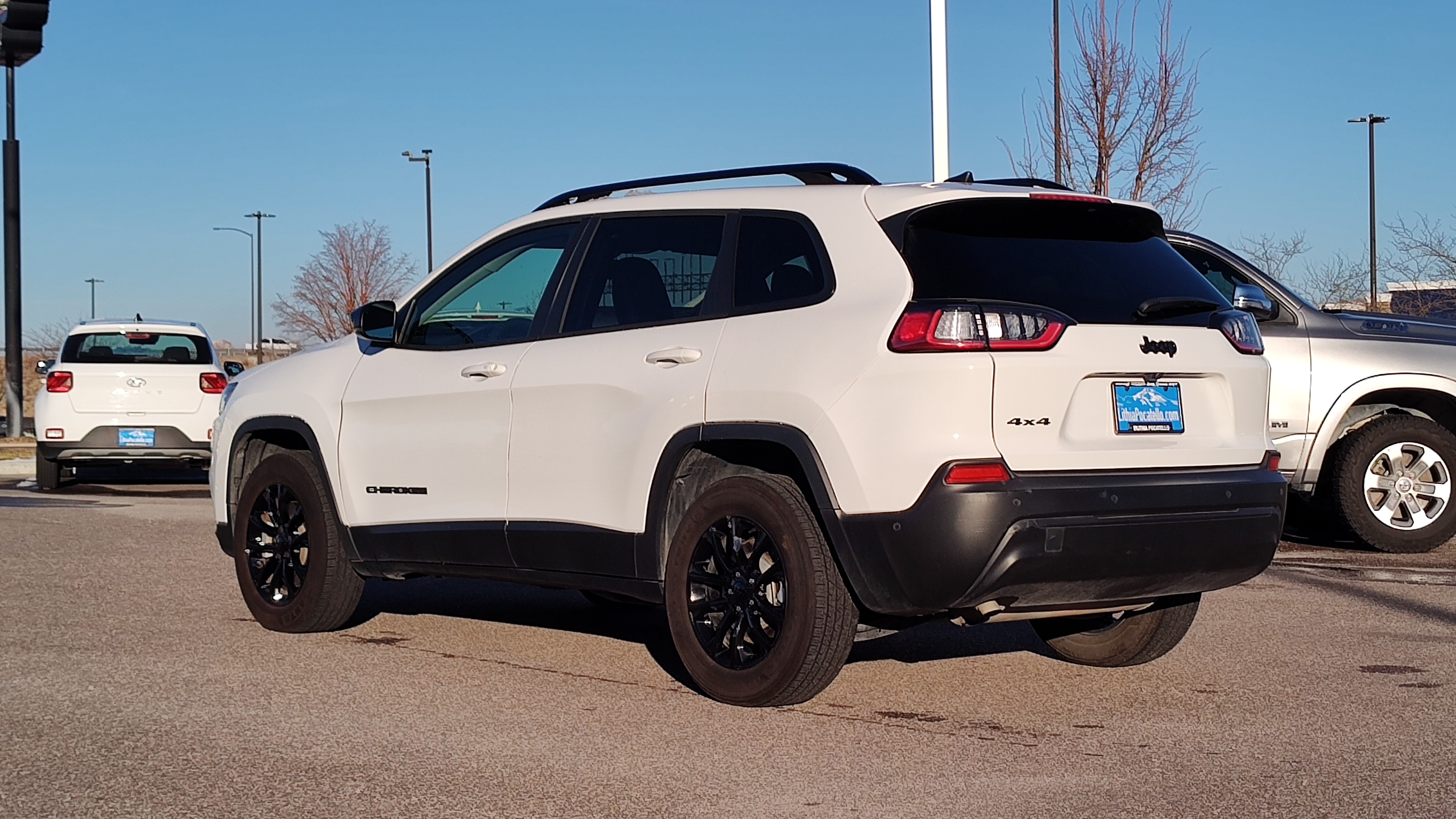 2023 Jeep Cherokee Altitude Lux 4