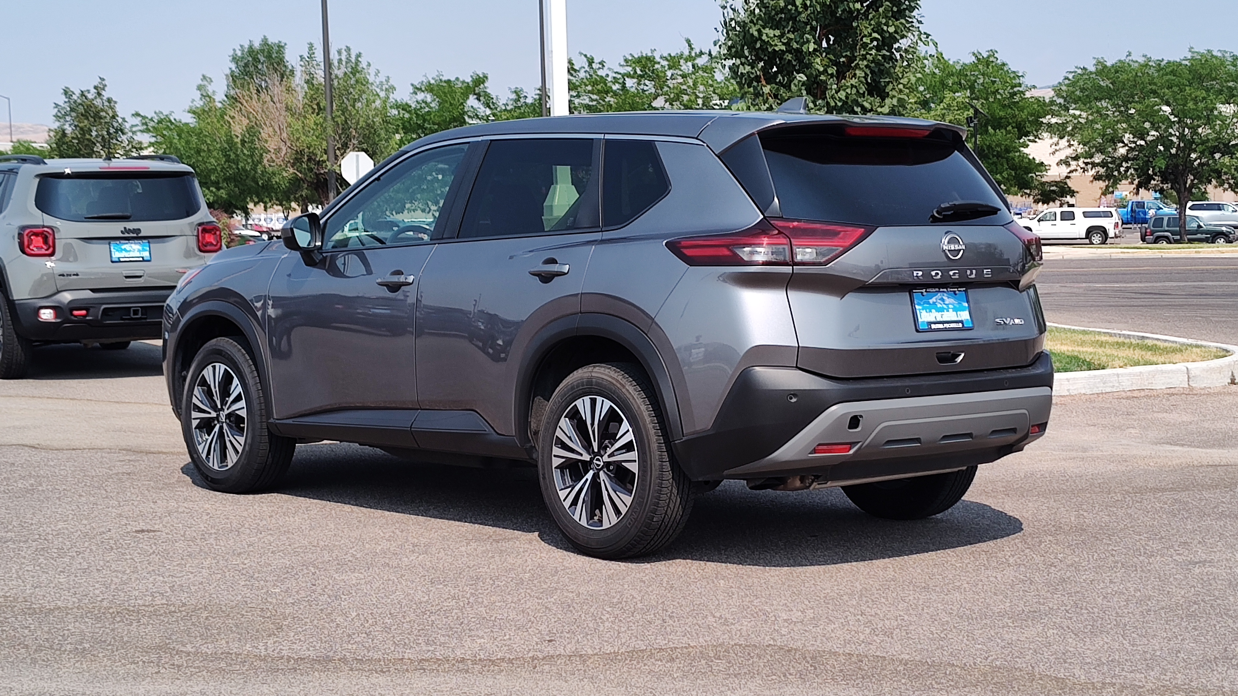 2023 Nissan Rogue SV 4