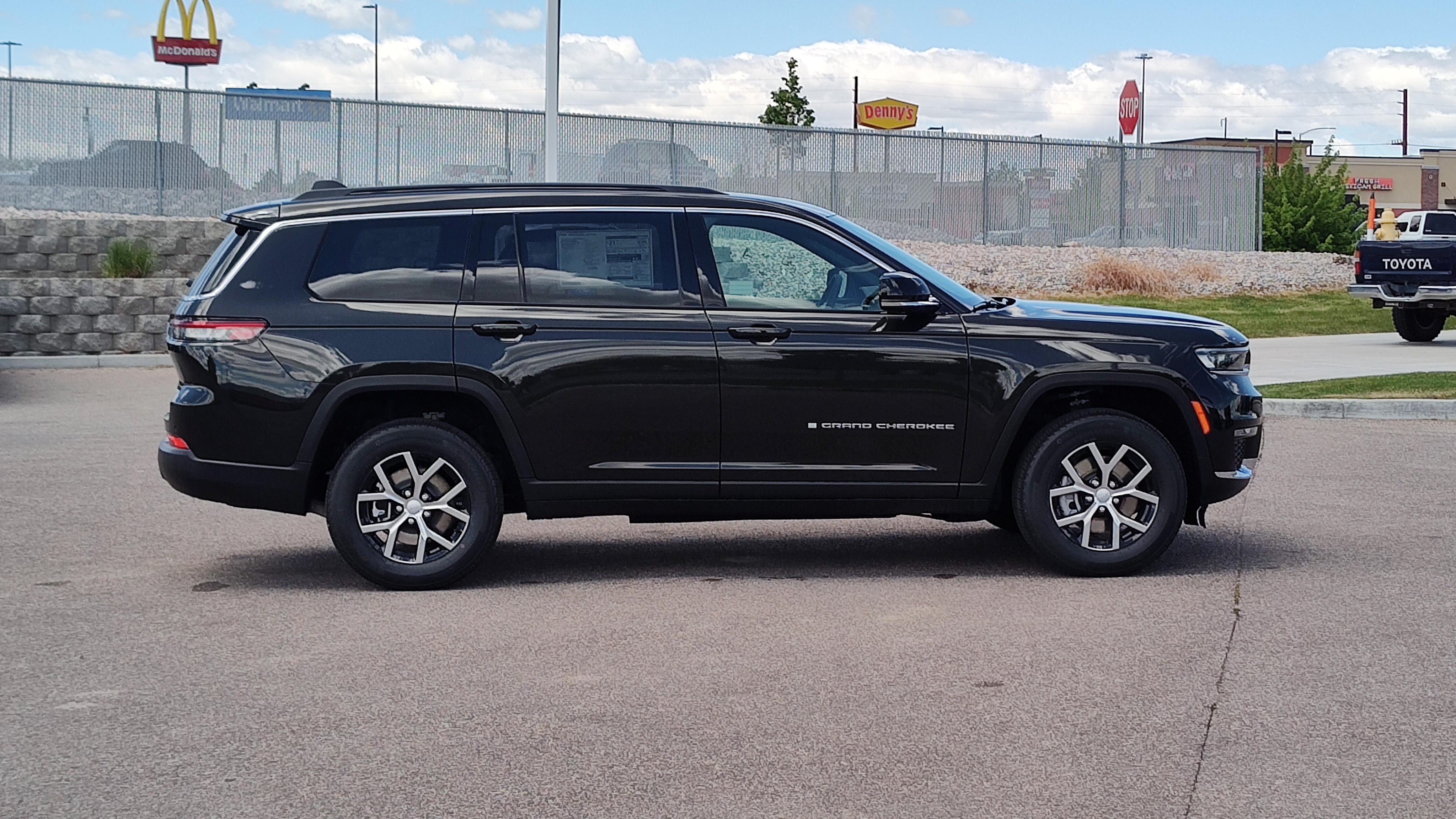 2024 Jeep Grand Cherokee L Limited 26