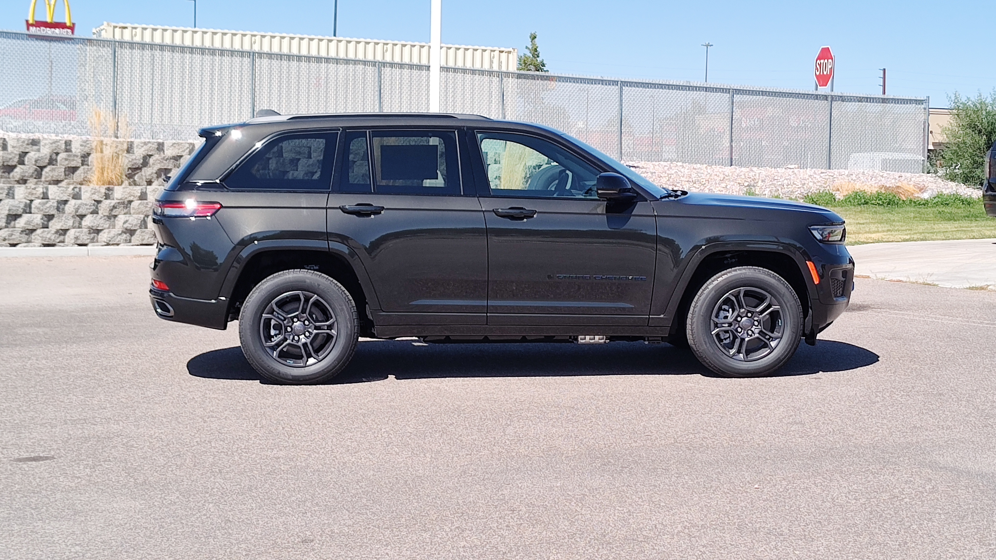 2024 Jeep Grand Cherokee 4xe Anniversary Edition 27