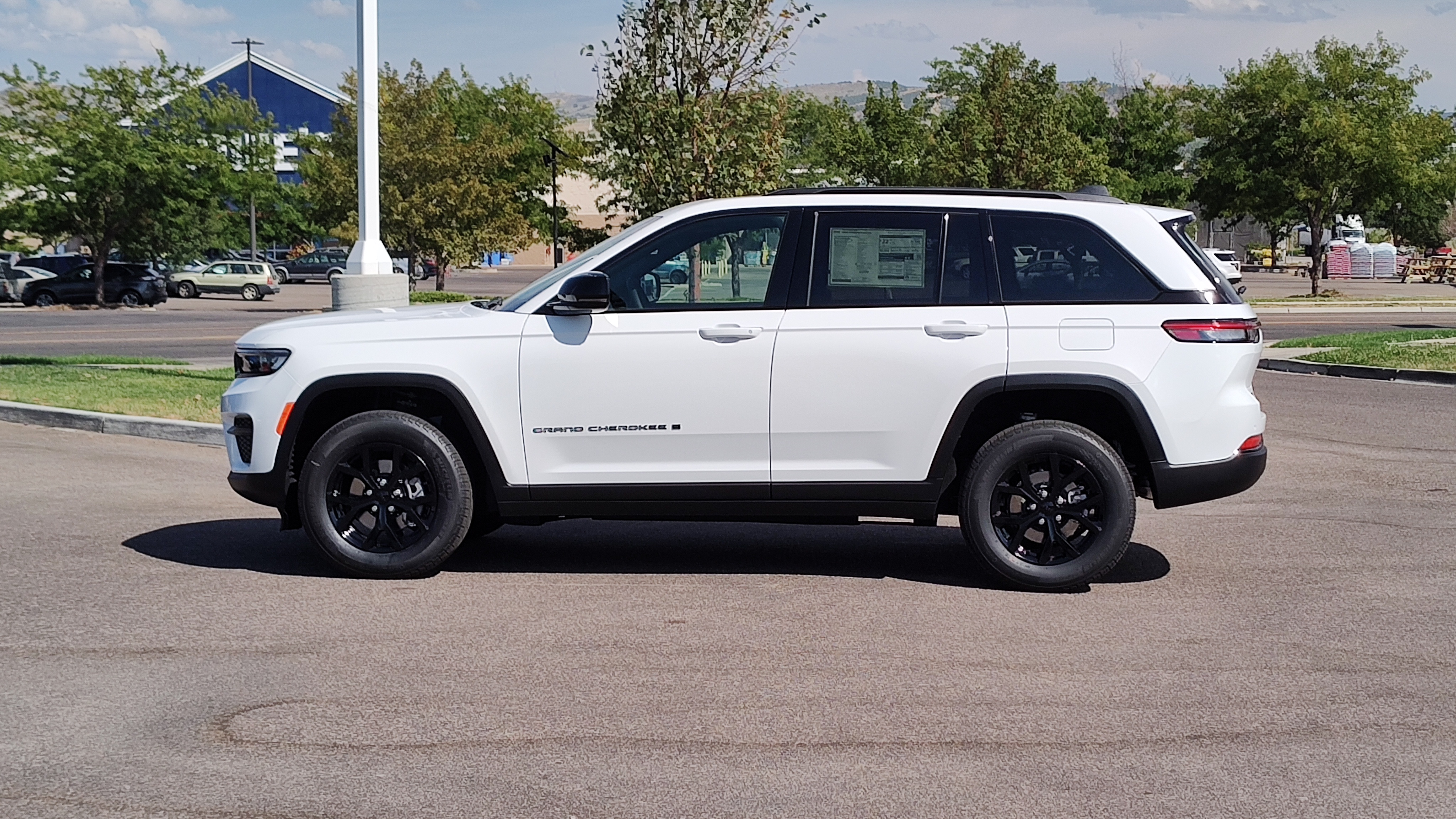 2024 Jeep Grand Cherokee Altitude X 3