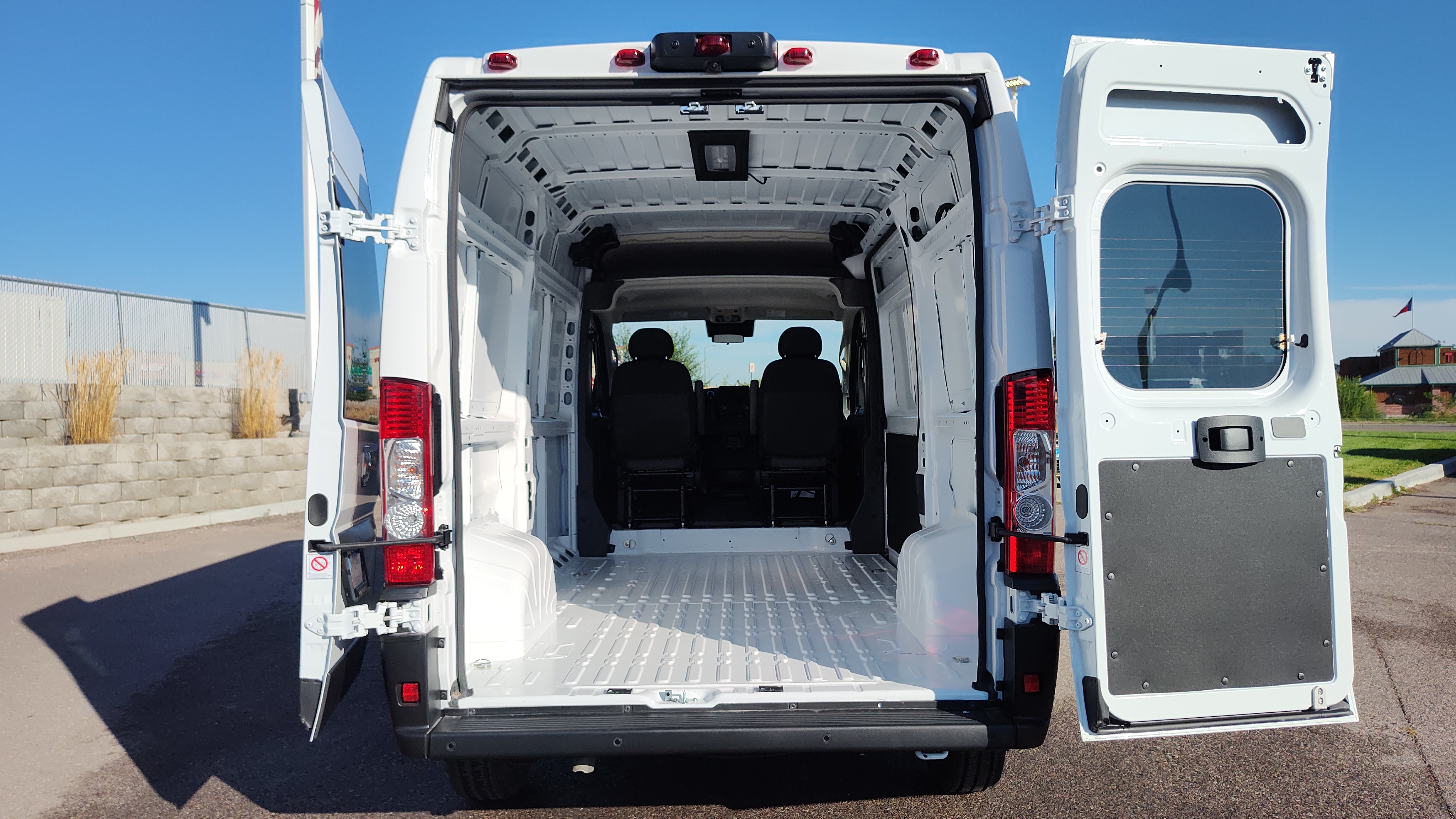 2024 Ram ProMaster Tradesman 19