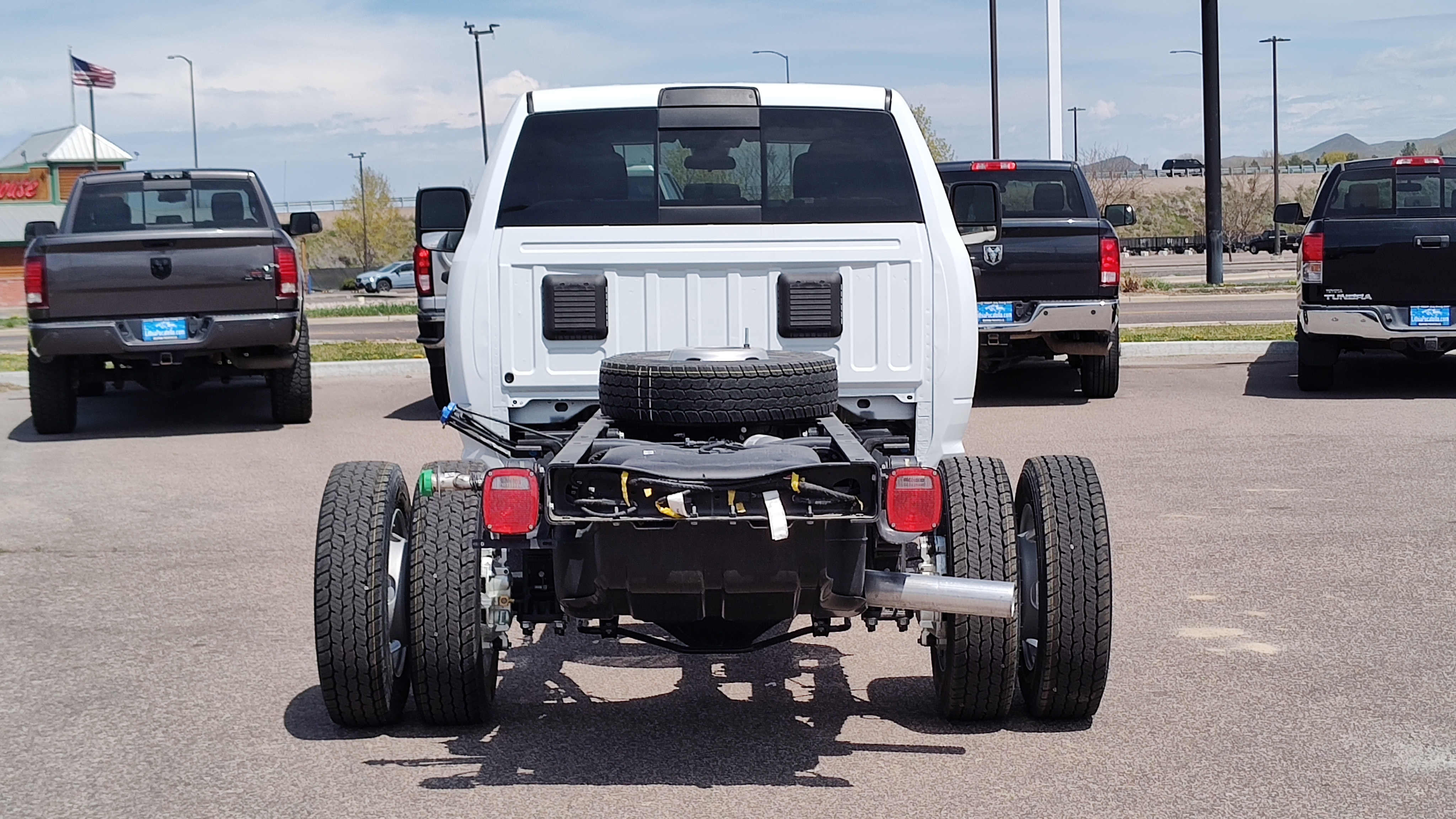 2024 Ram 4500 Chassis Cab SLT 4x4 Crew Cab 60 CA 173.4 WB 5