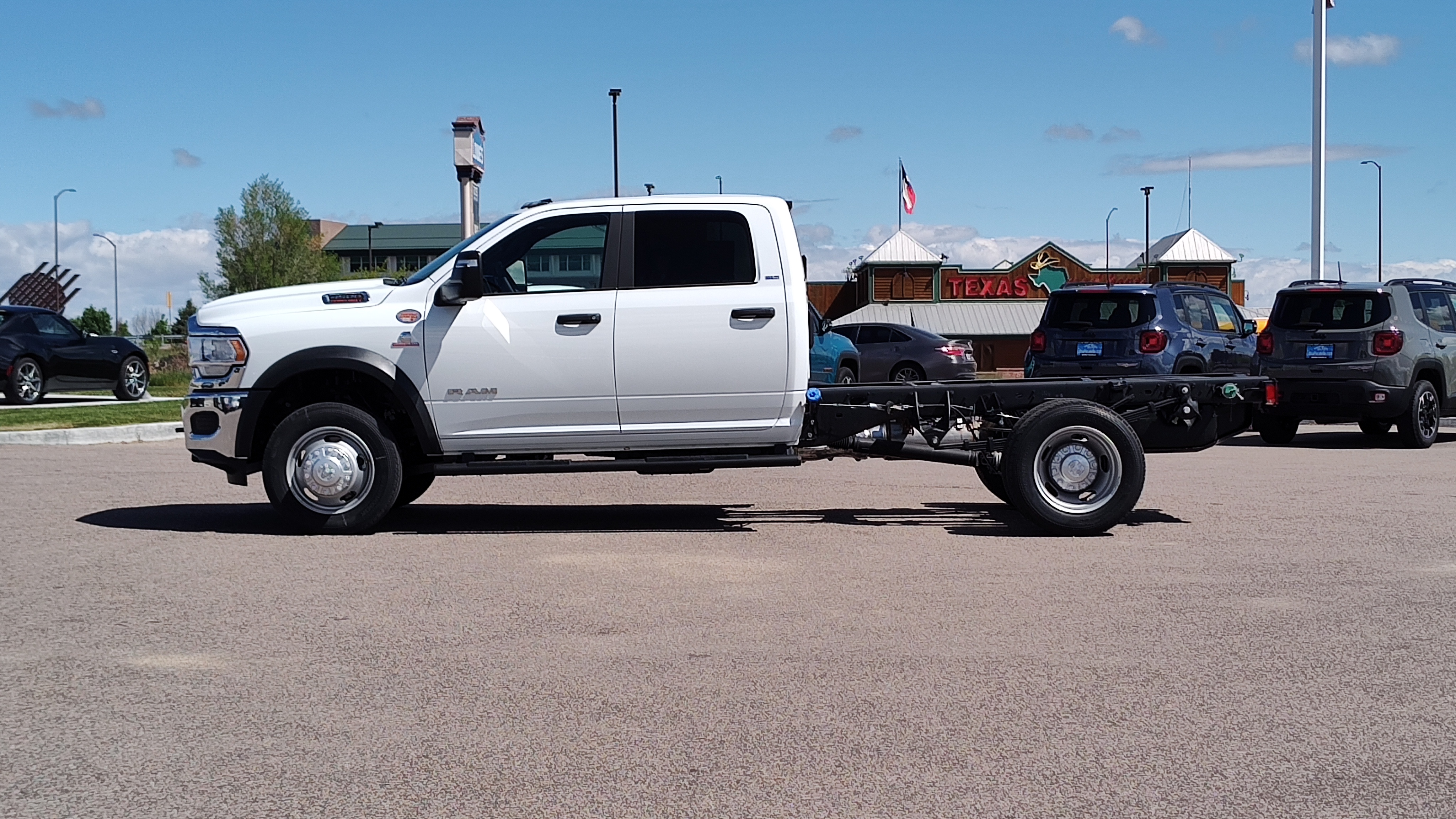 2024 Ram 4500 Chassis Cab SLT 4x4 Crew Cab 60 CA 173.4 WB 3