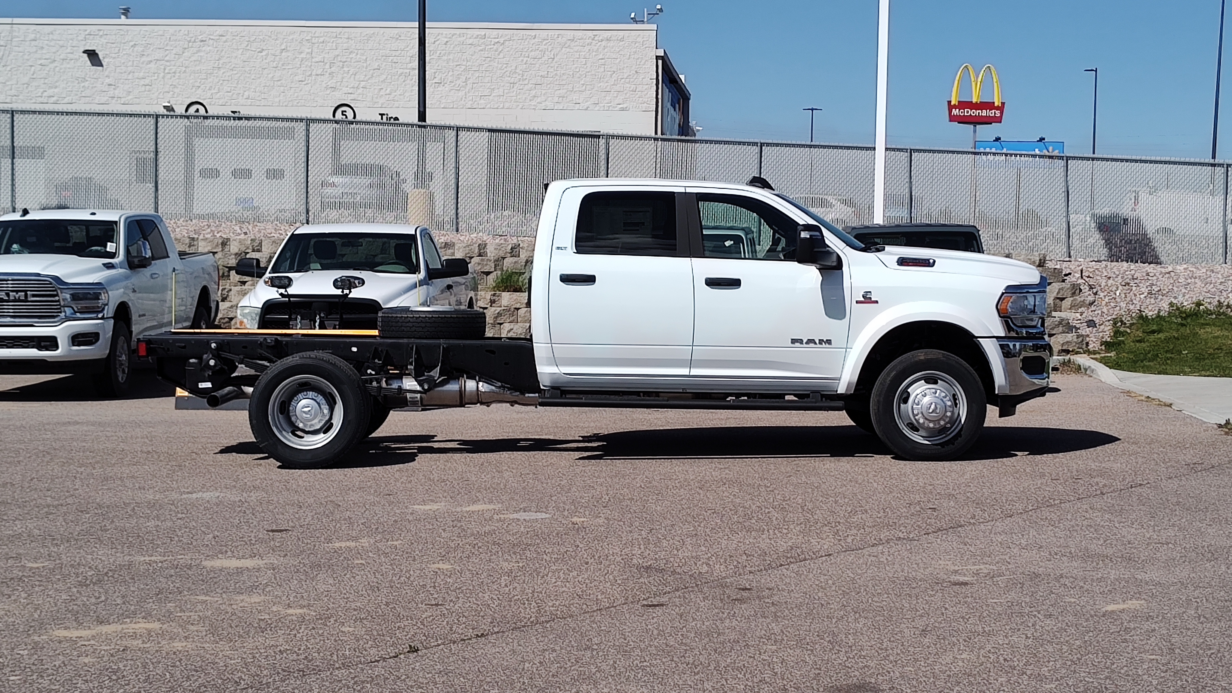 2024 Ram 4500 Chassis Cab SLT 4x4 Crew Cab 60 CA 173.4 WB 23