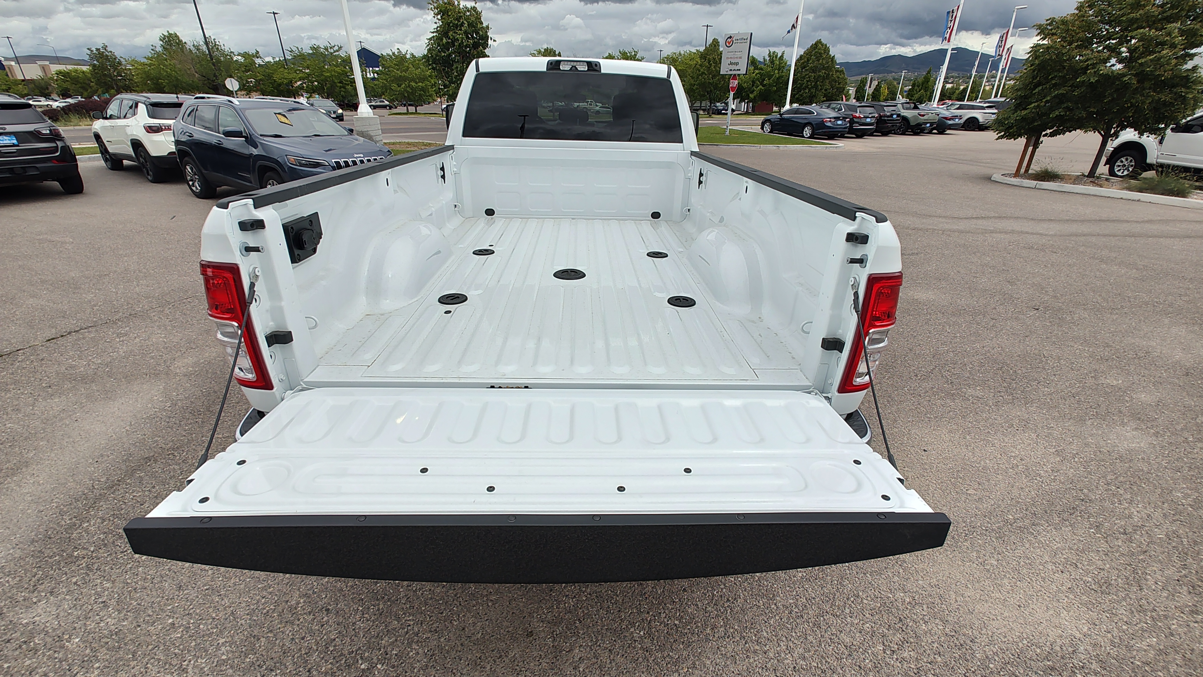 2024 Ram 2500 Tradesman 4x4 Crew Cab 8 Box 19