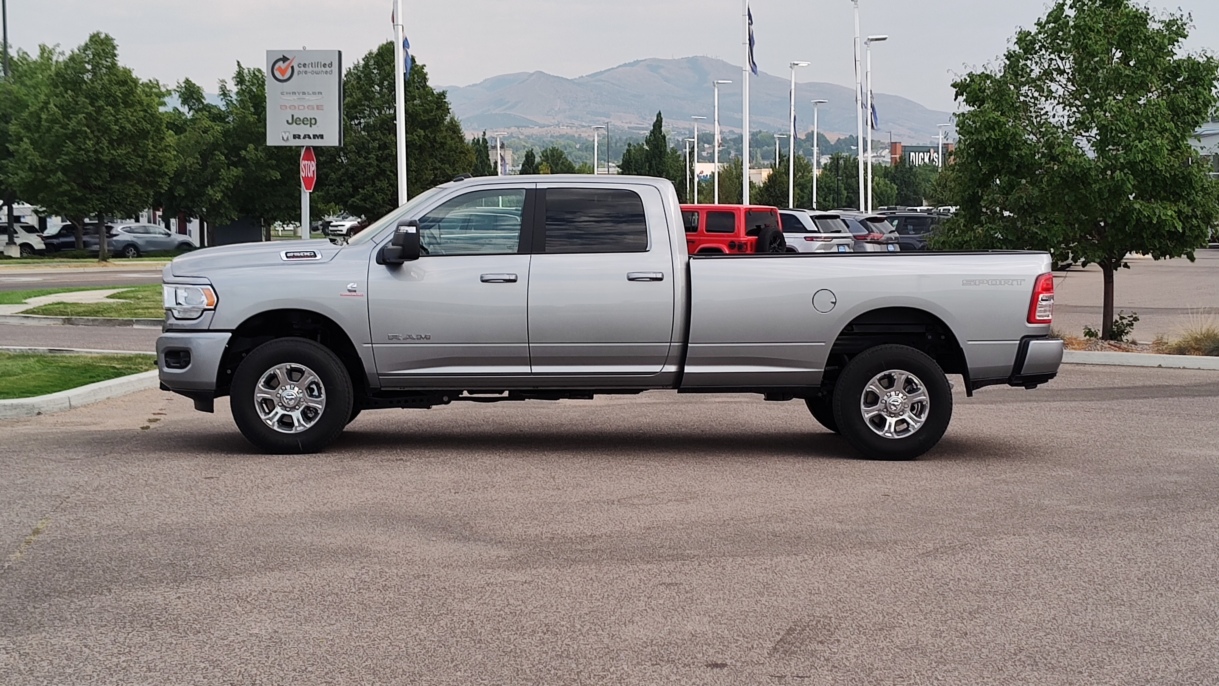 2024 Ram 2500 Big Horn 4x4 Crew Cab 8 Box 3