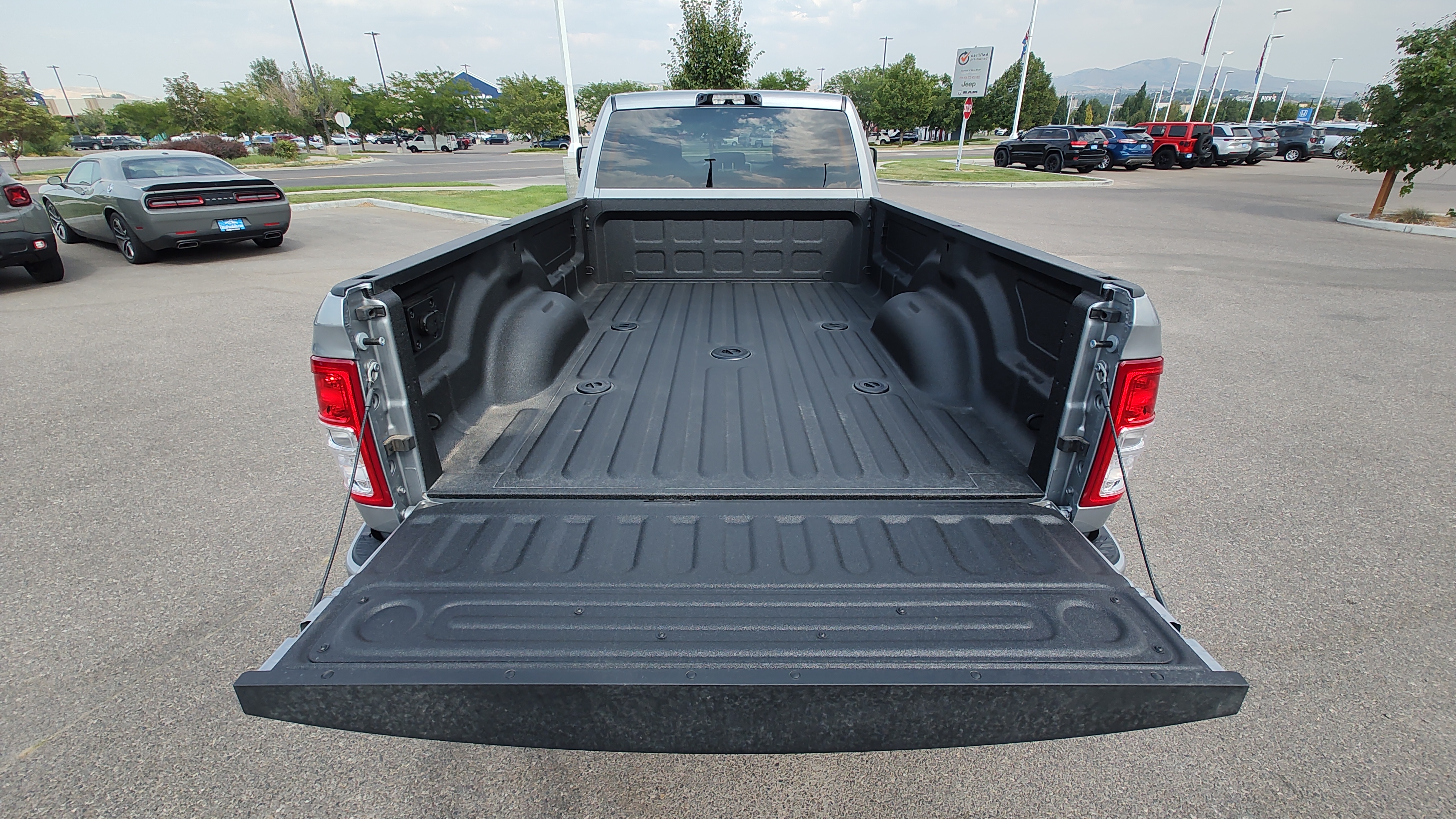 2024 Ram 2500 Big Horn 4x4 Crew Cab 8 Box 19