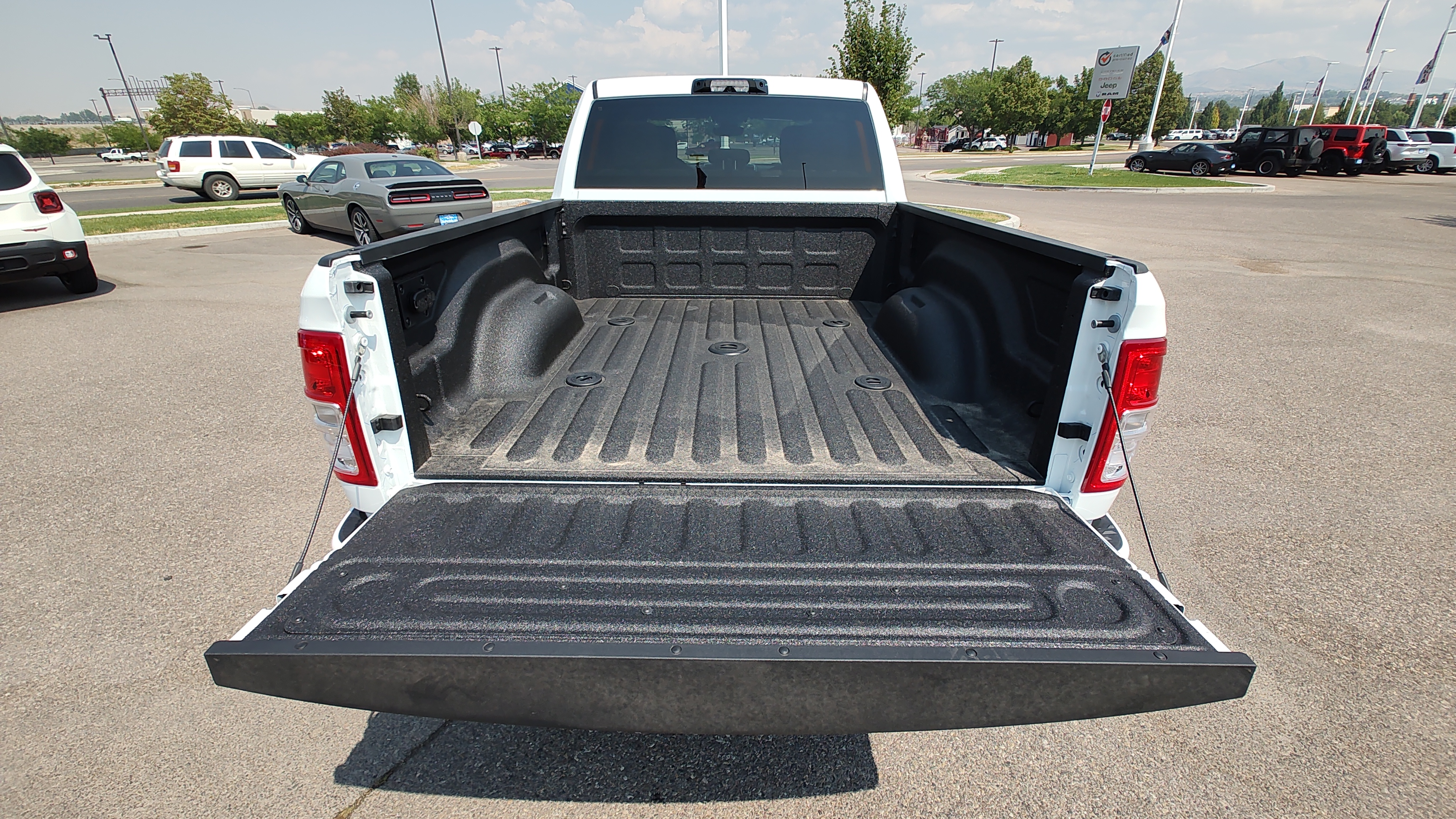 2024 Ram 2500 Big Horn 4x4 Crew Cab 64 Box 19