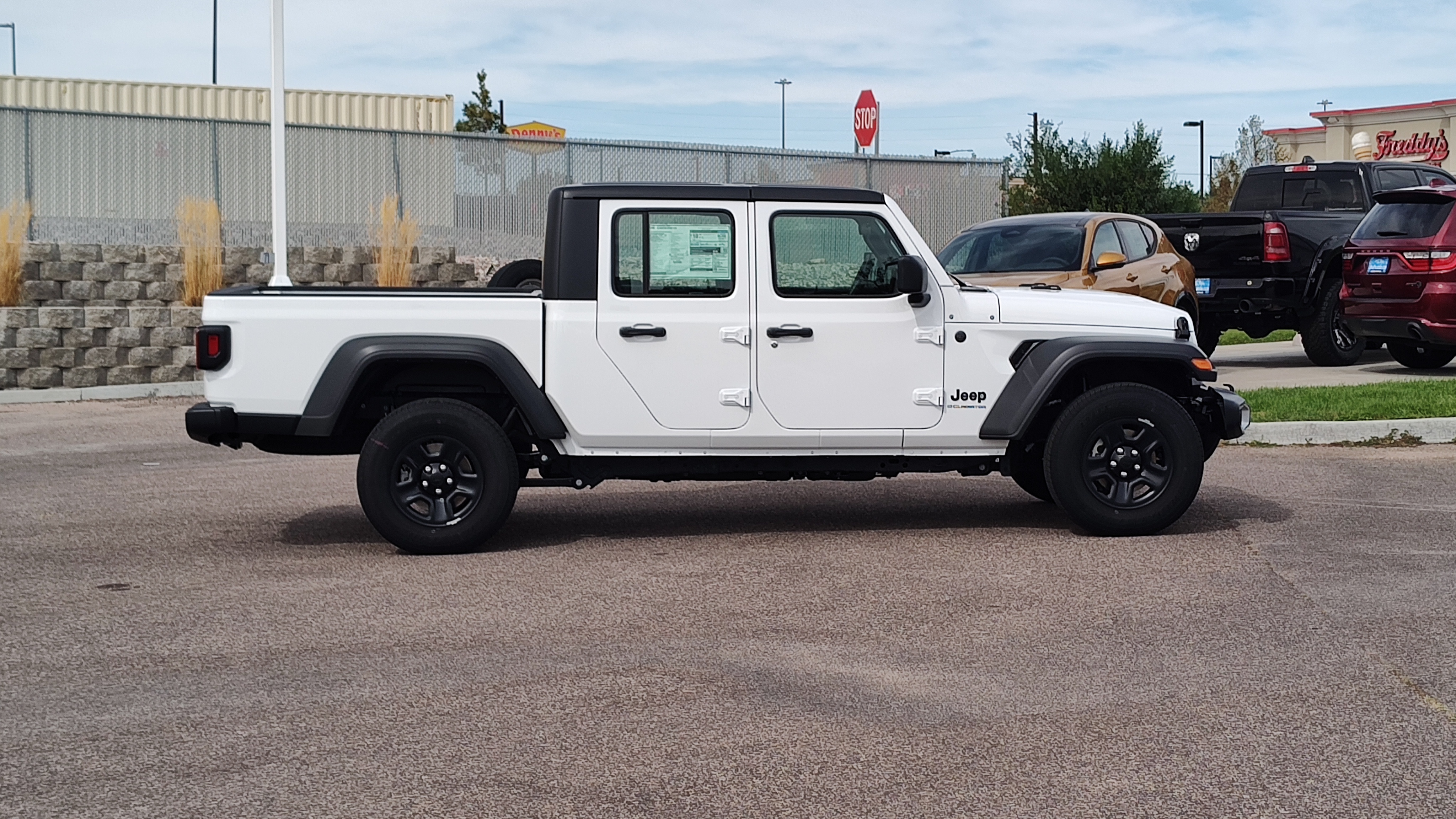 2024 Jeep Gladiator Sport 4x4 23