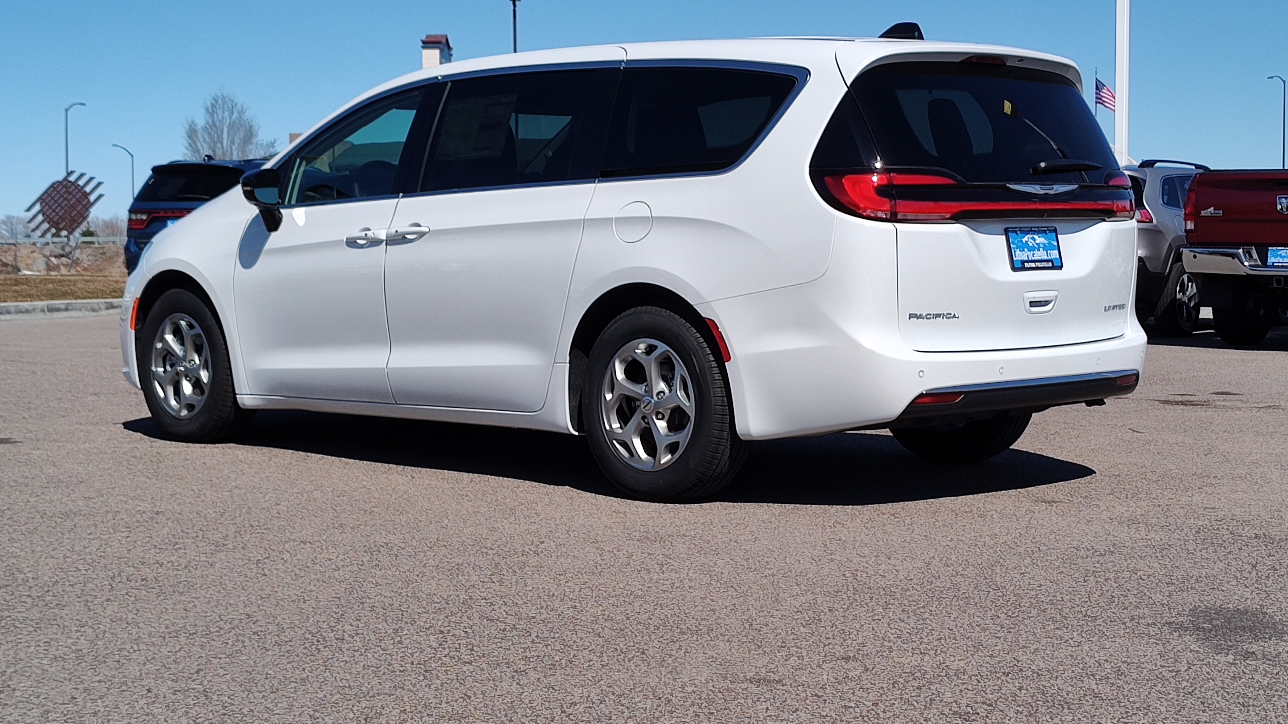 2024 Chrysler Pacifica Limited 4