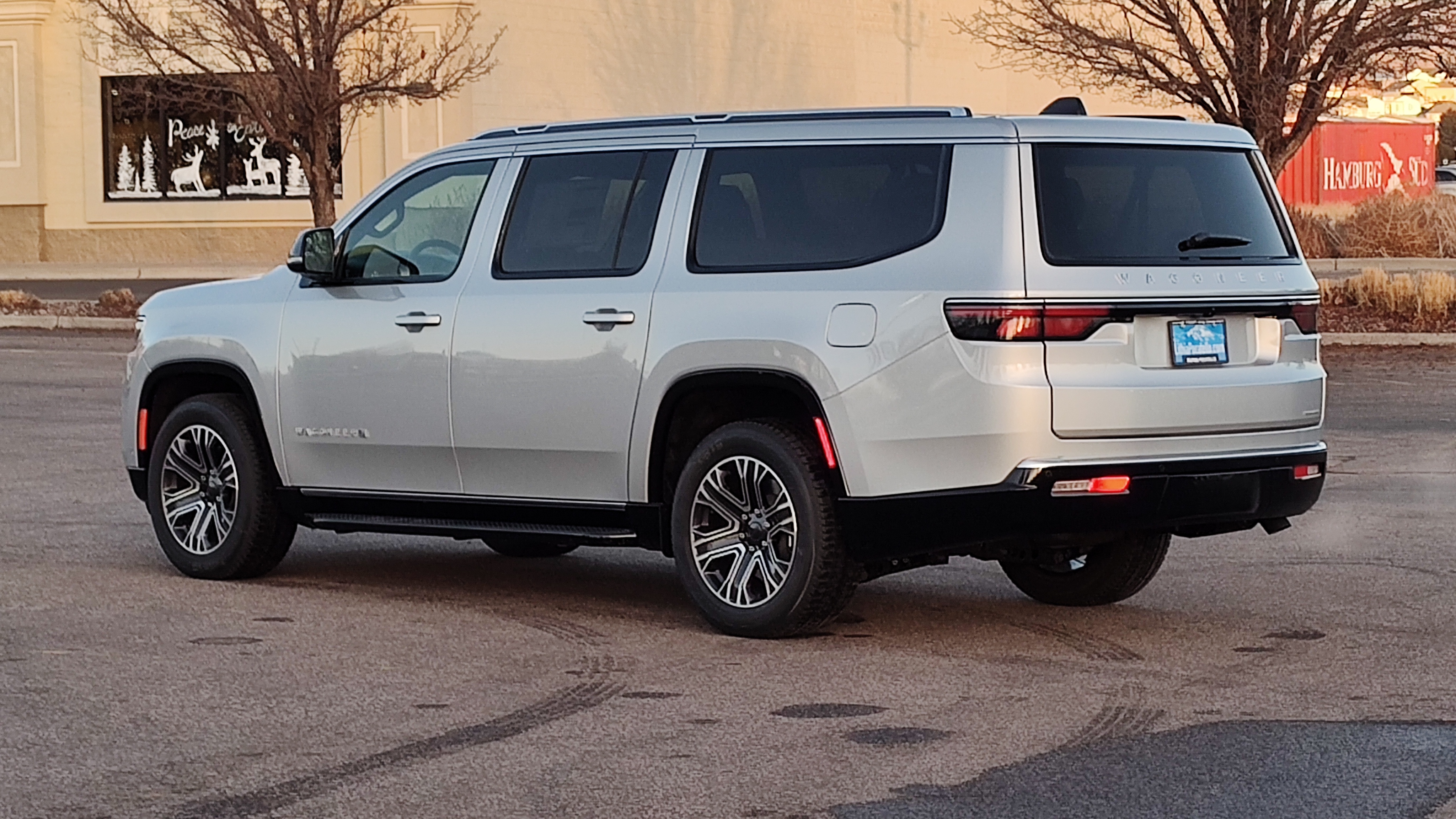 2024 Jeep Wagoneer L Series II 4