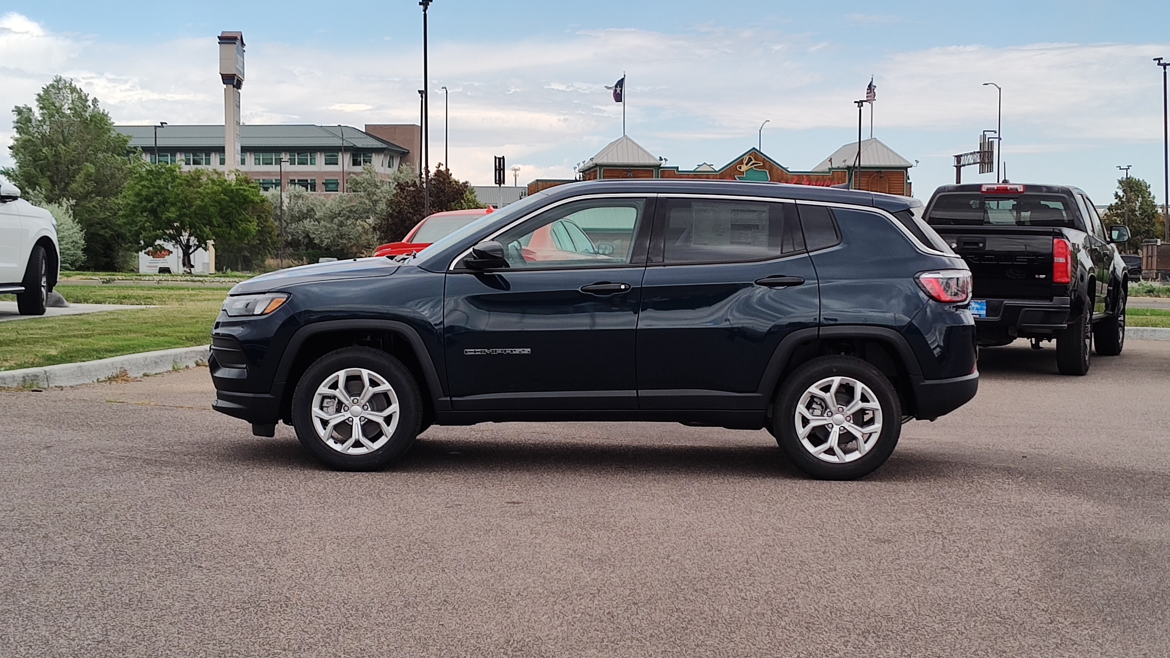 2024 Jeep Compass Sport 3