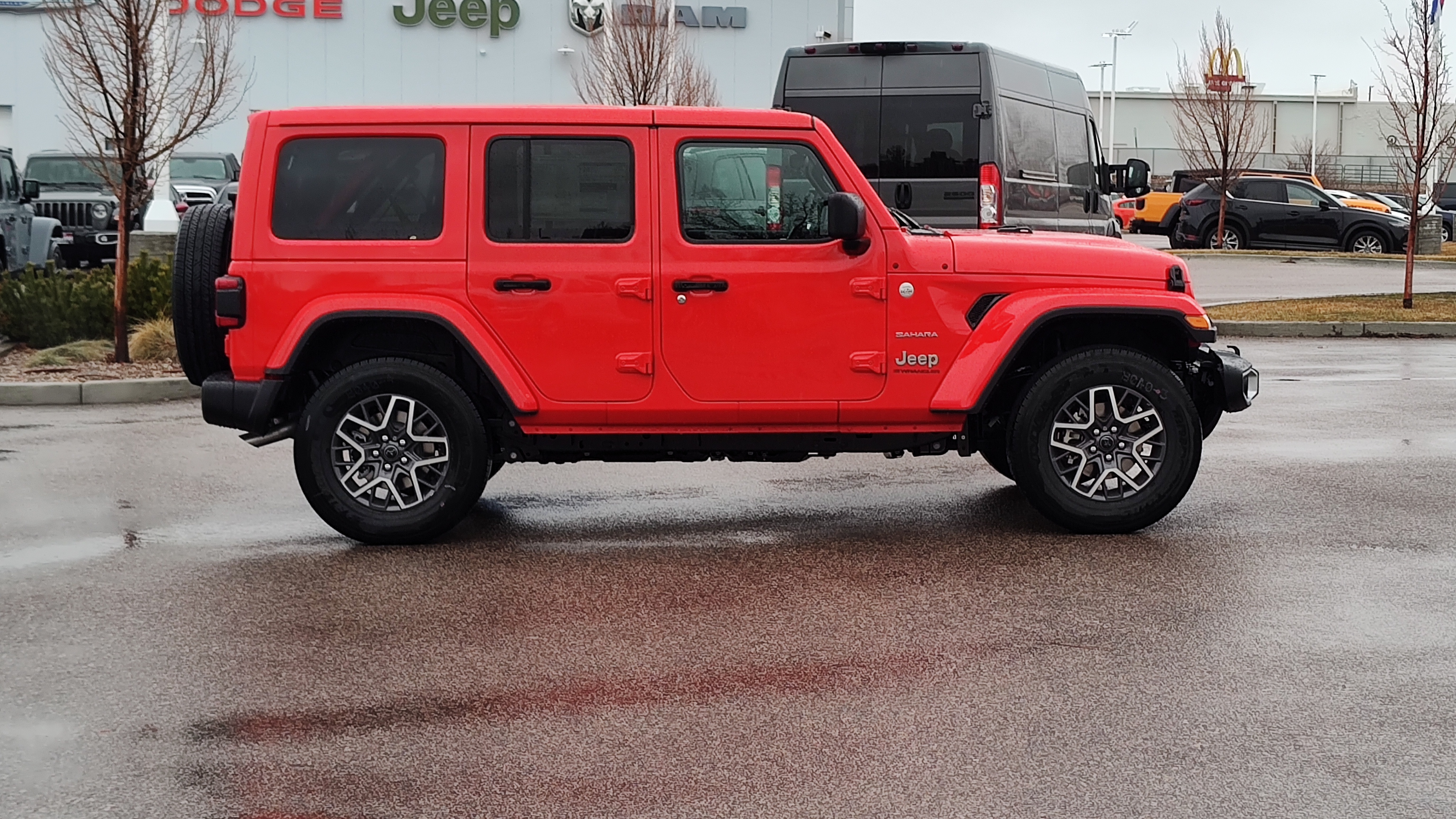 2024 Jeep Wrangler Sahara 23