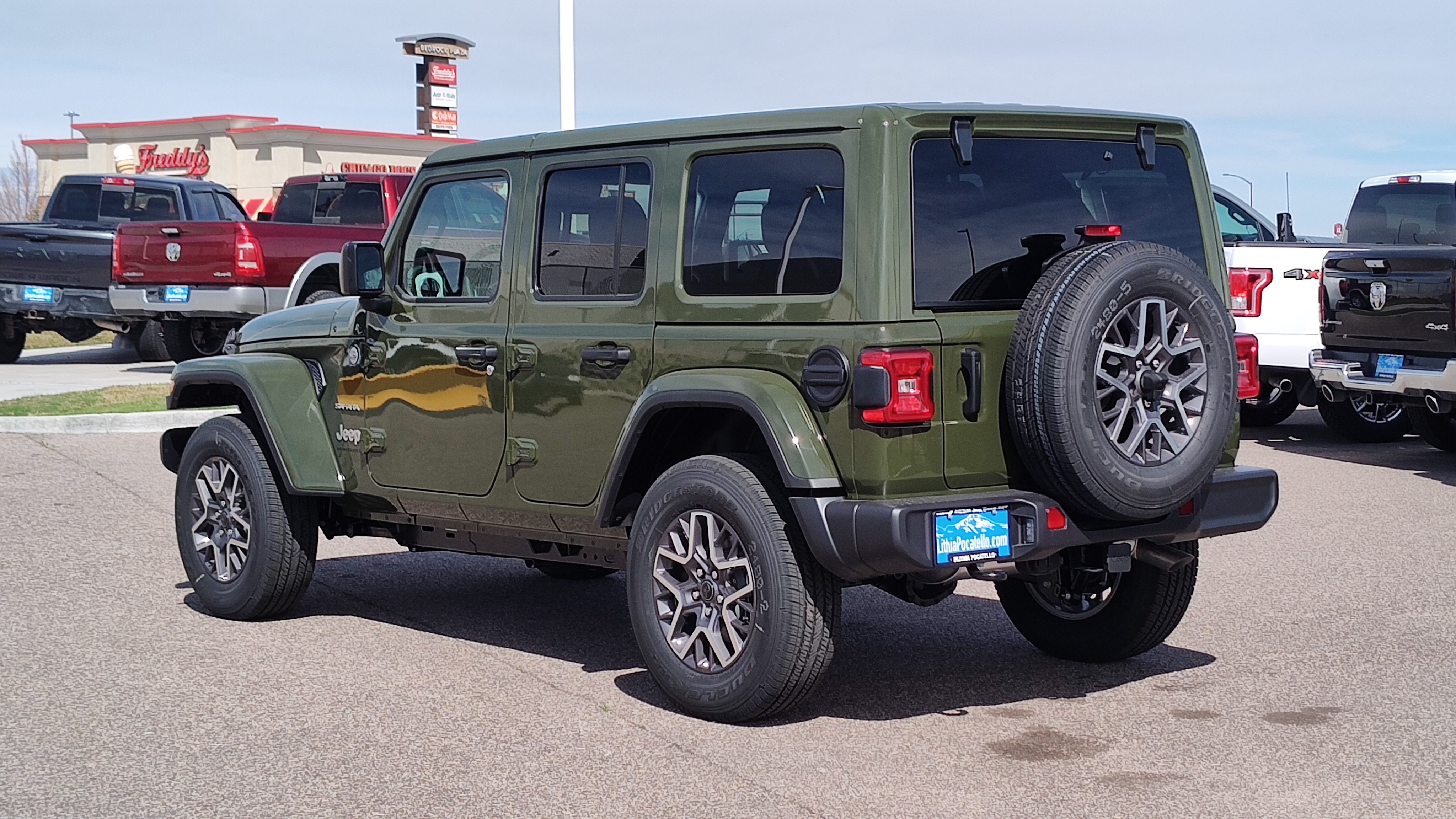 2024 Jeep Wrangler Sahara 4