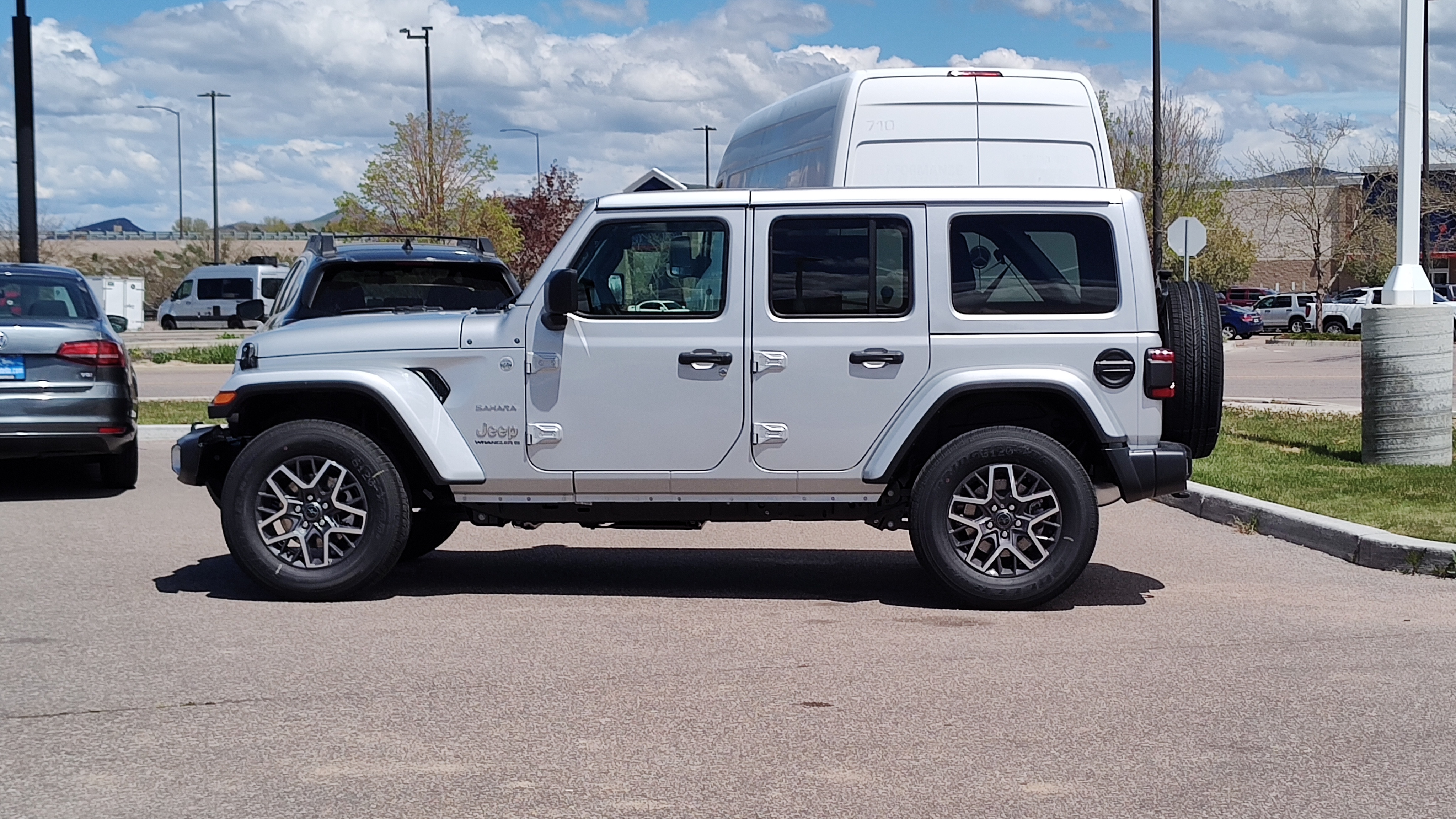 2024 Jeep Wrangler Sahara 3