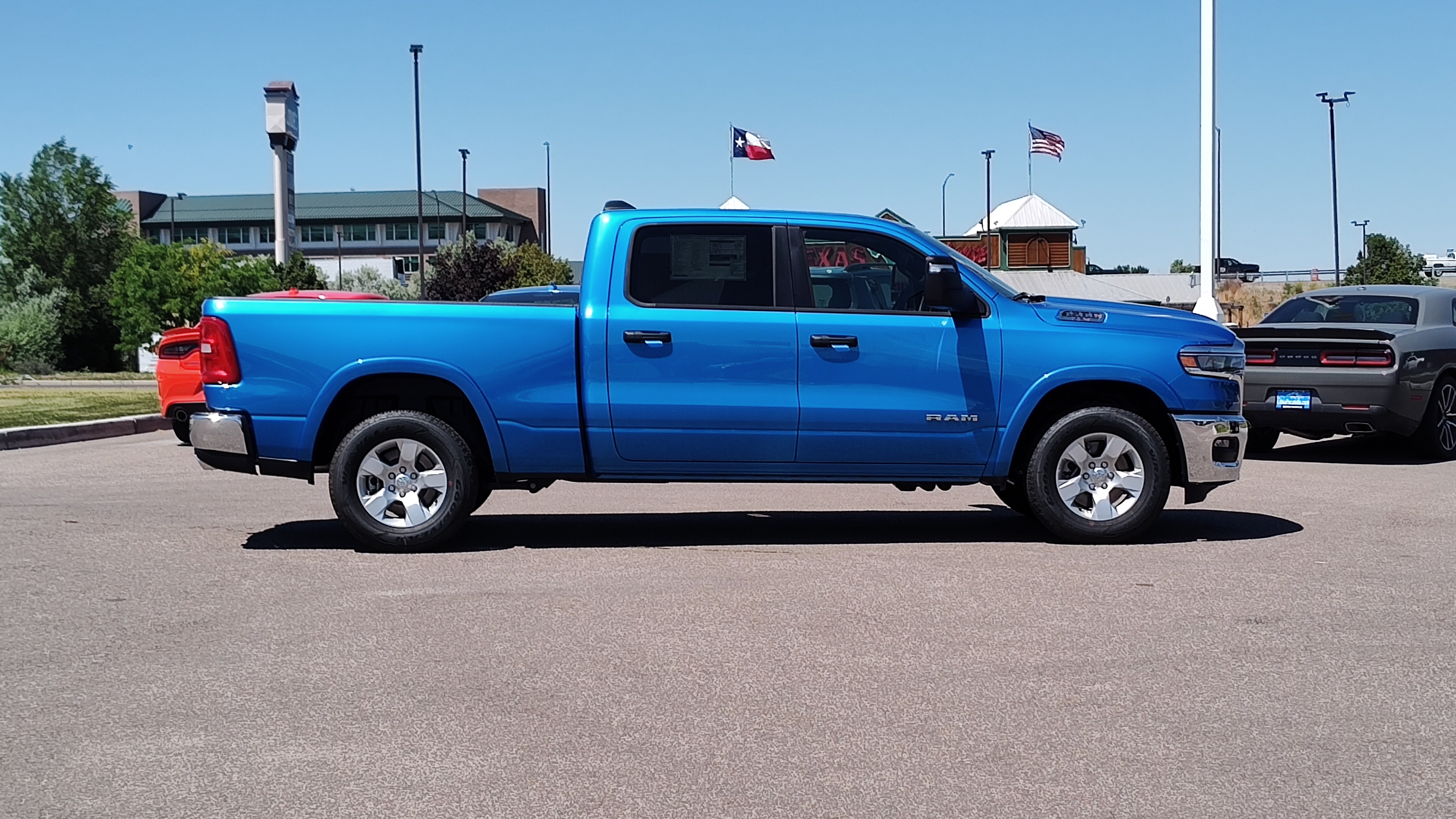 2025 Ram 1500 Big Horn 4x4 Crew Cab 64 Box 25