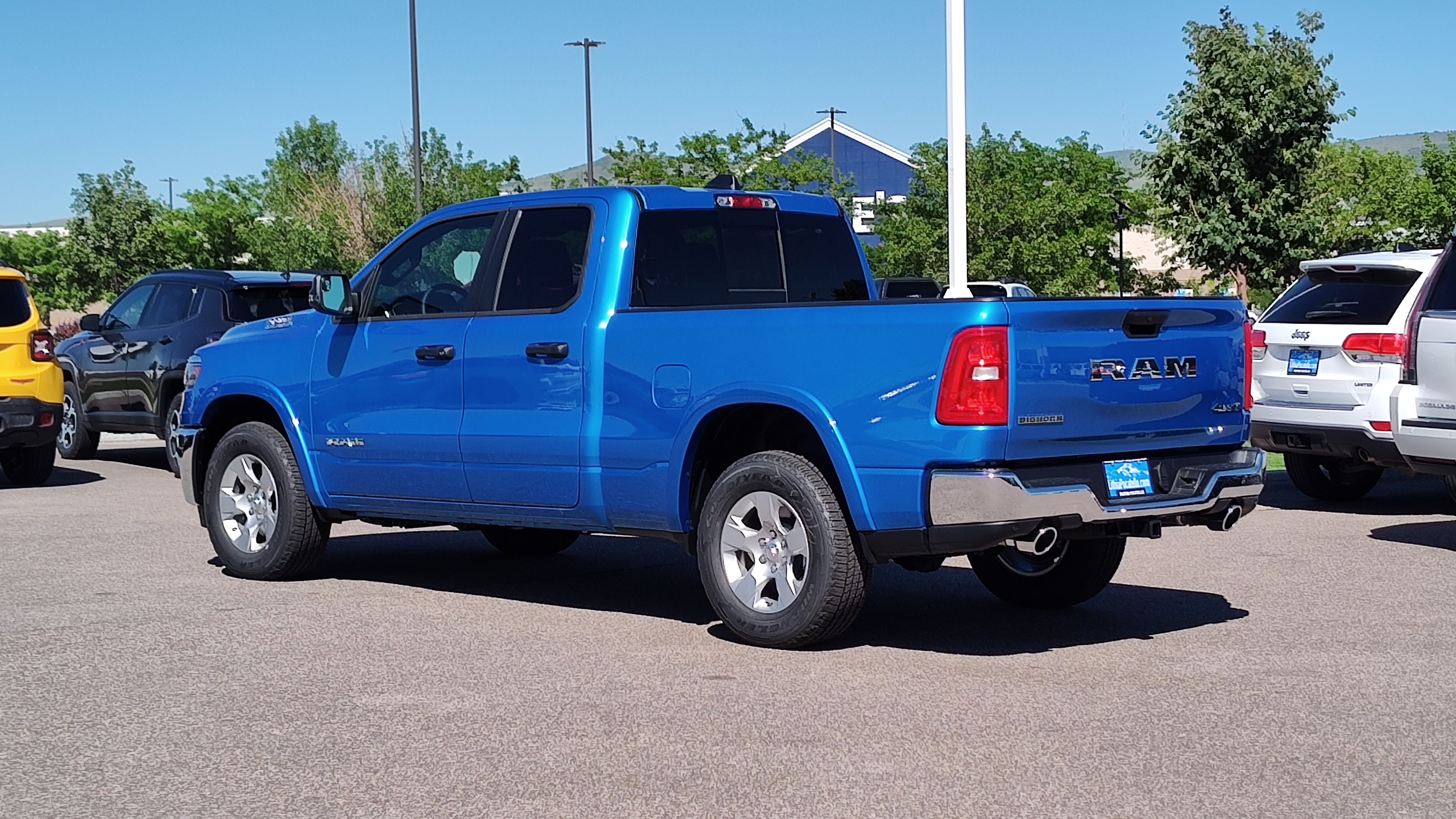 2025 Ram 1500 Big Horn 4x4 Quad Cab 64 Box 4