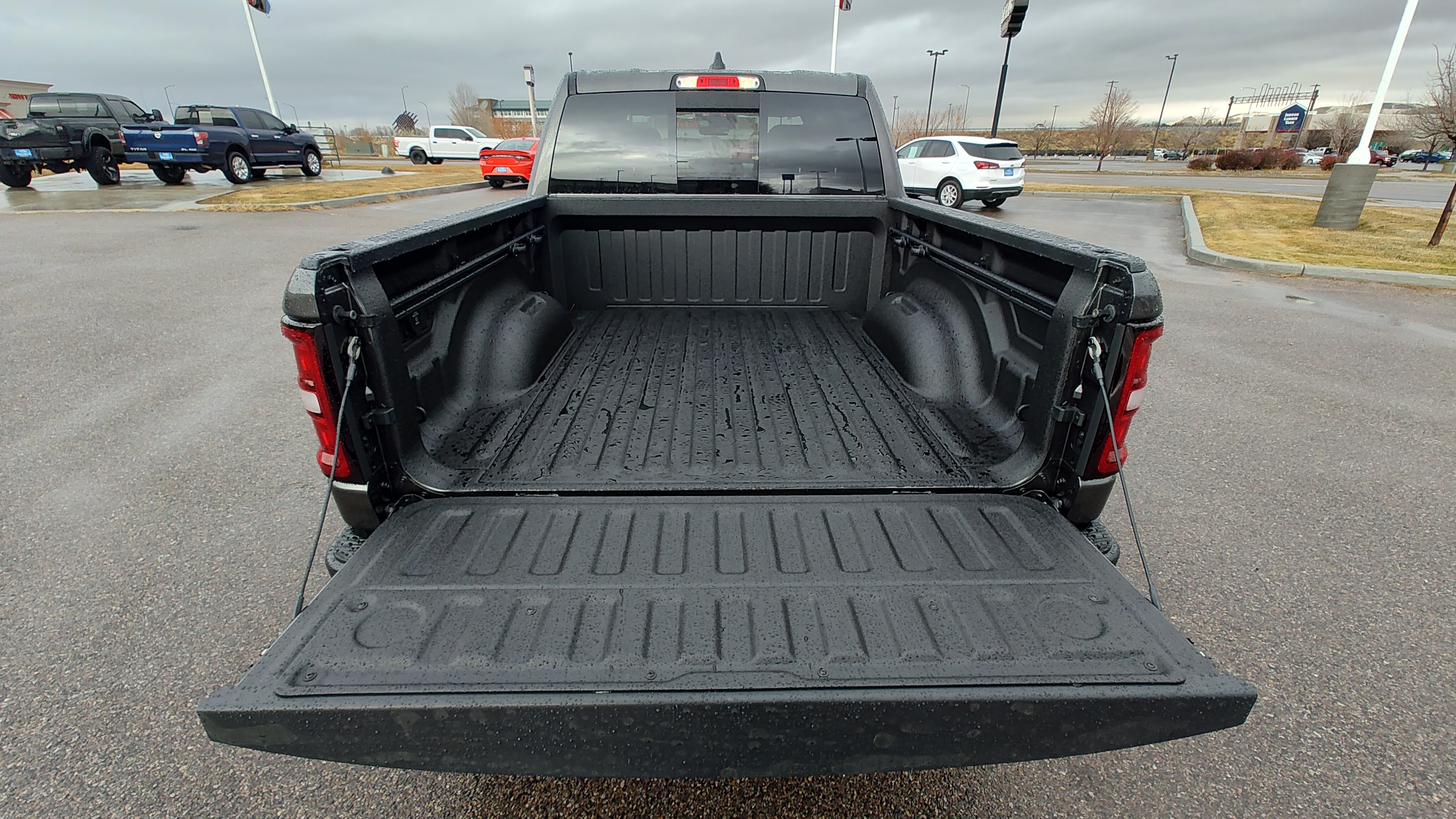 2025 Ram 1500 4x4 Crew Cab 57 Box 19