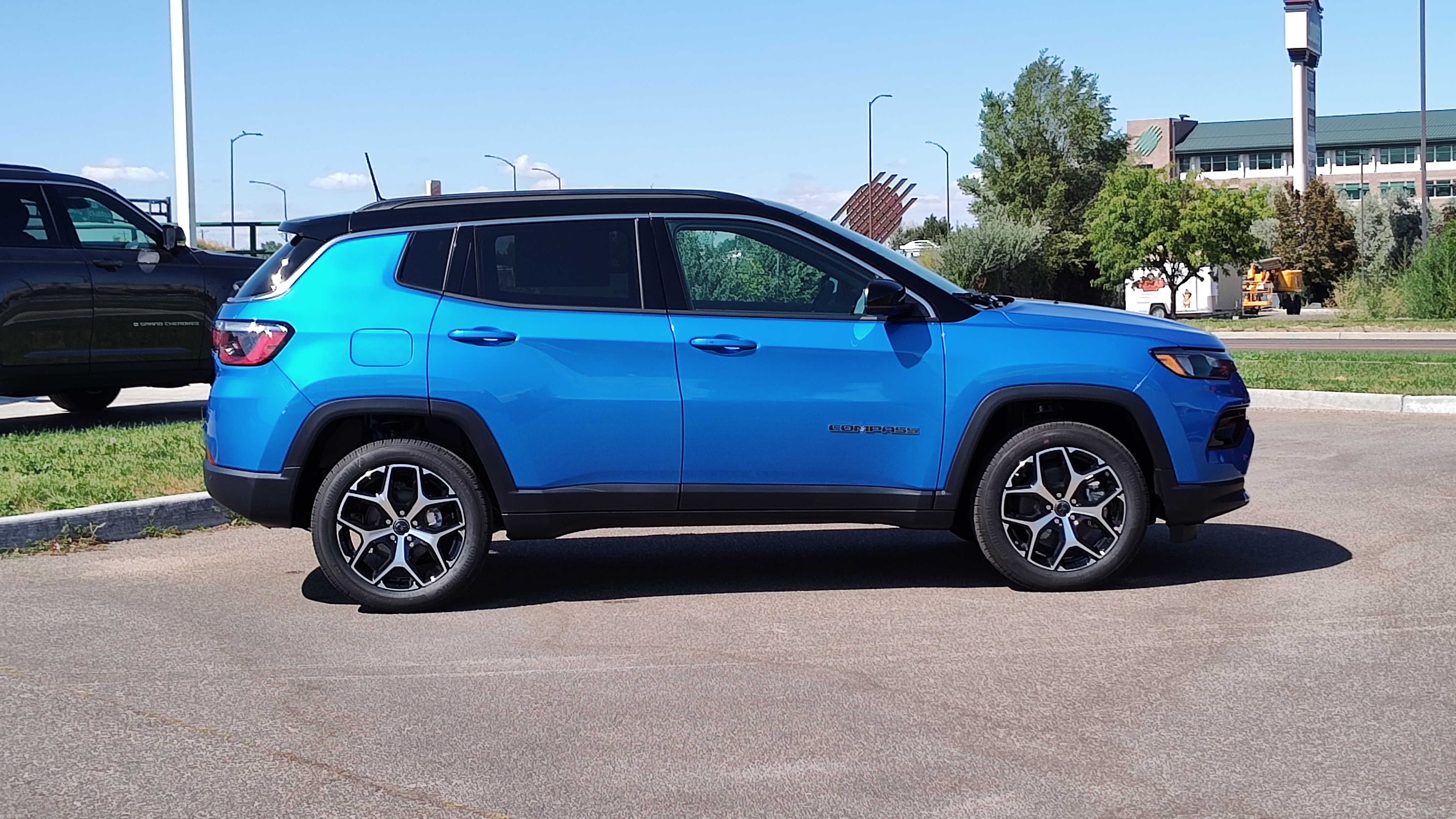 2025 Jeep Compass Limited 25