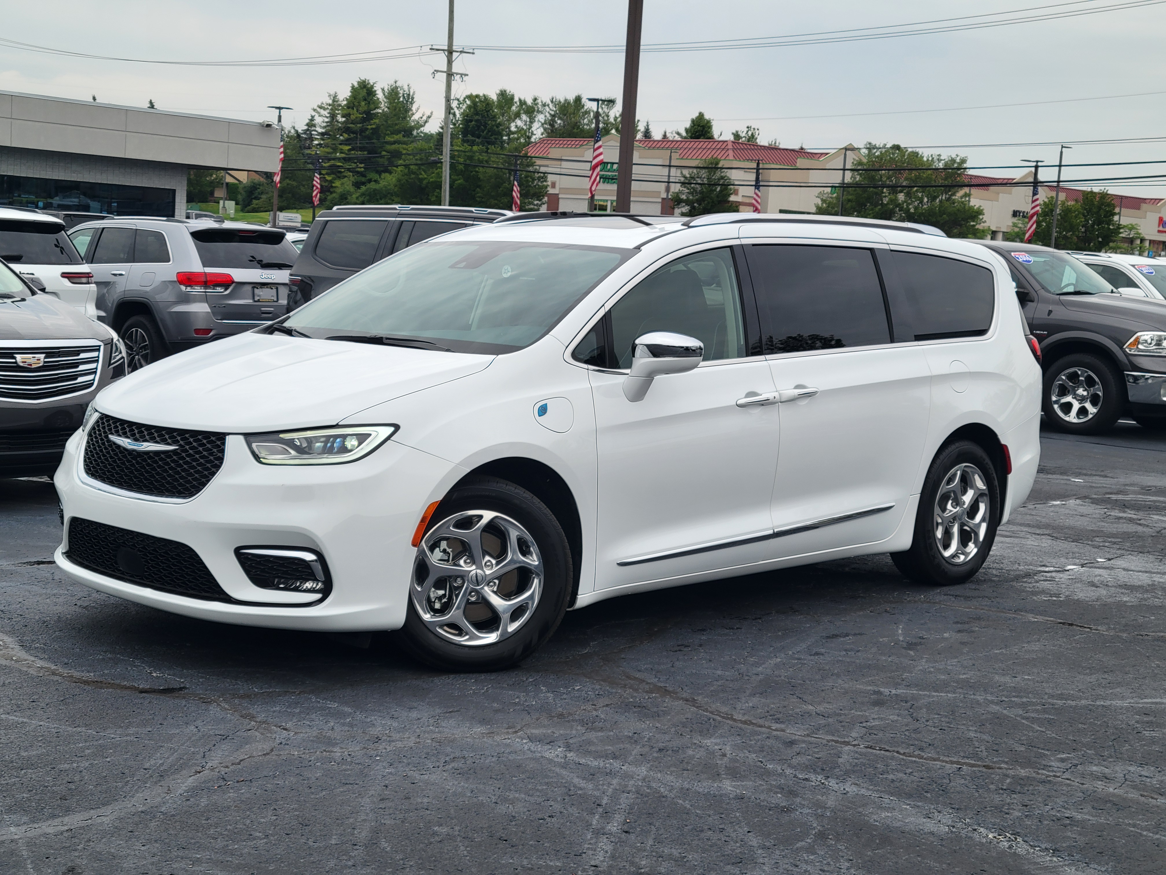 2021 Chrysler Pacifica Hybrid Limited 1