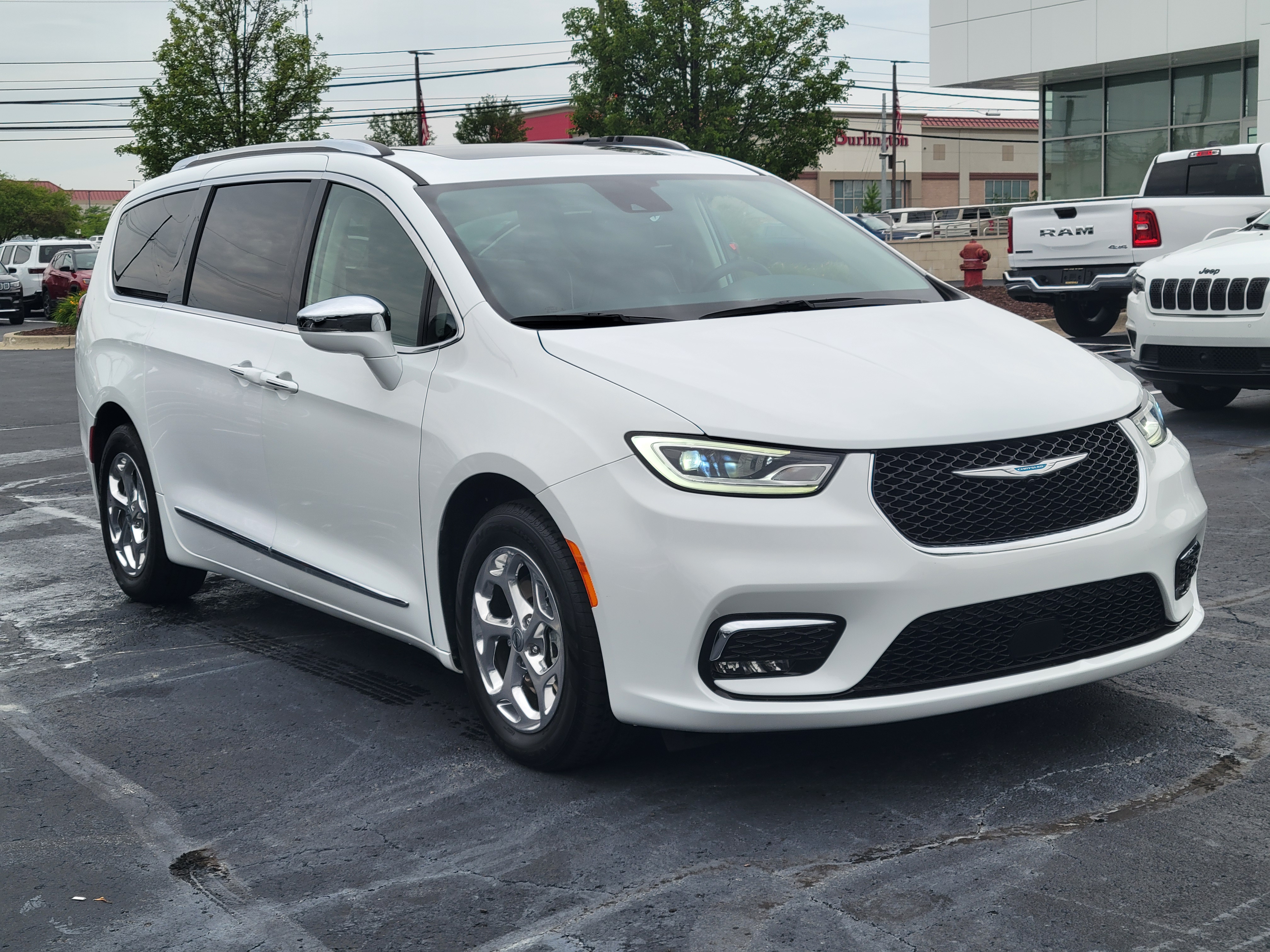2021 Chrysler Pacifica Hybrid Limited 24
