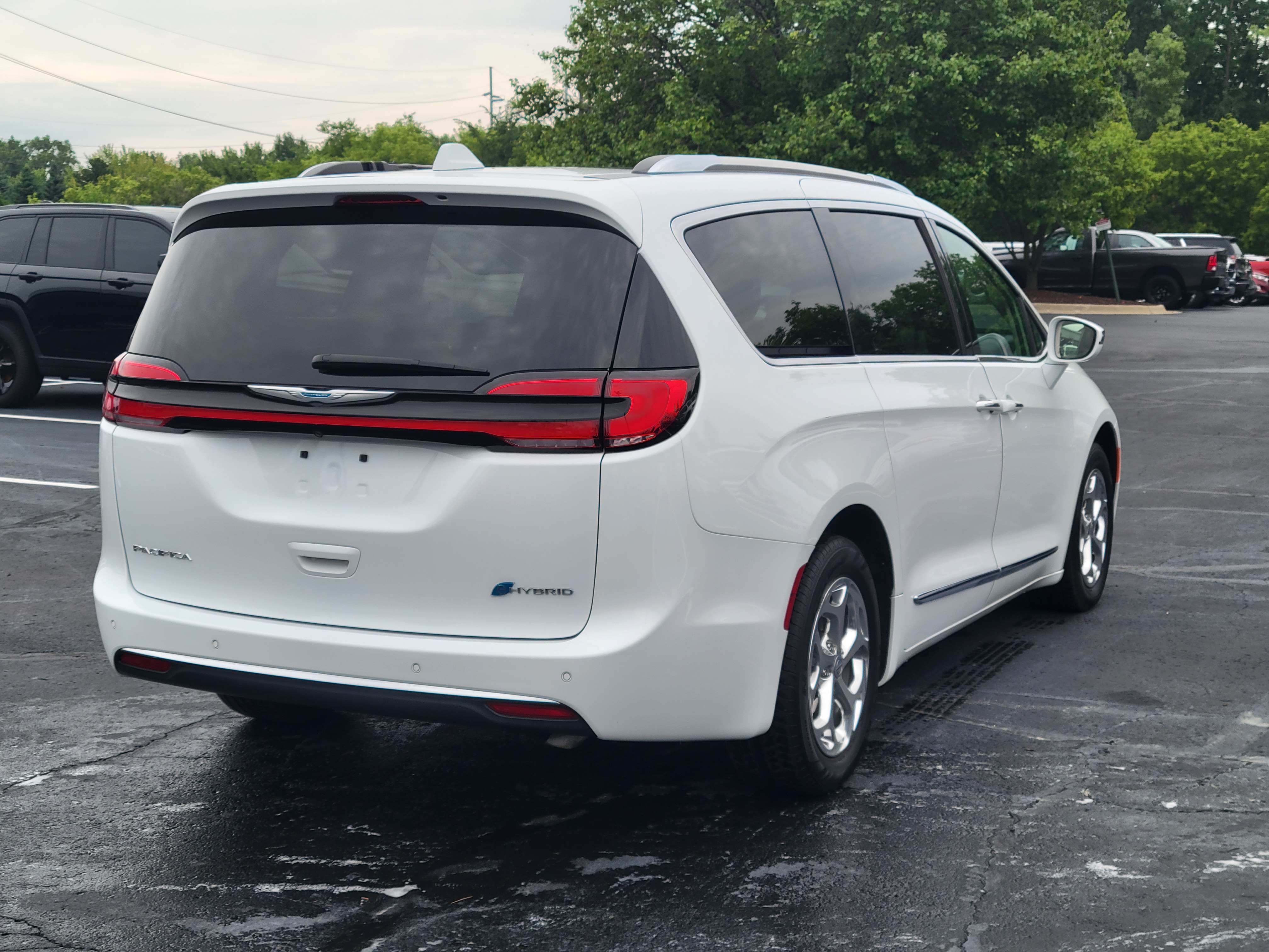 2021 Chrysler Pacifica Hybrid Limited 25