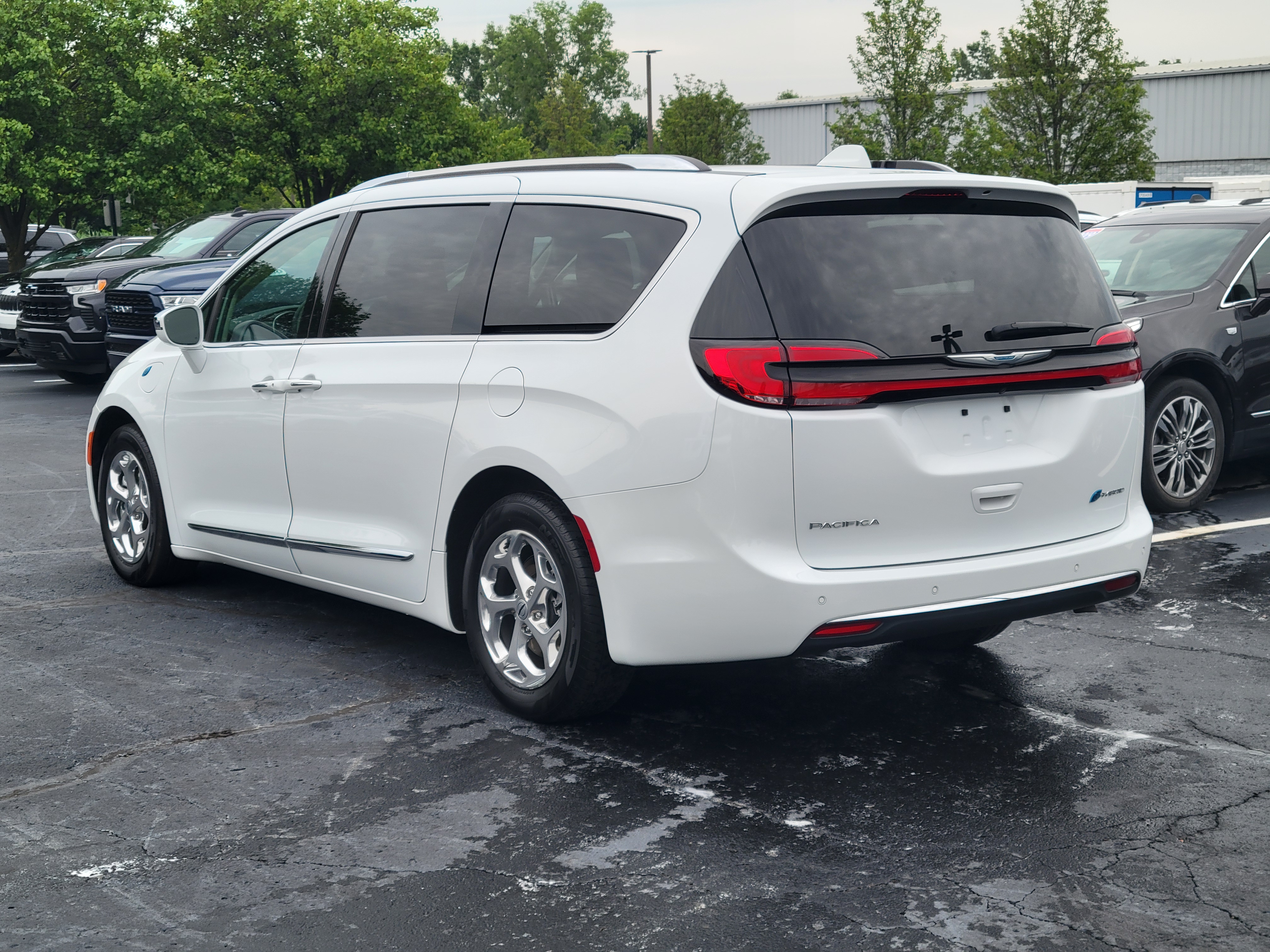 2021 Chrysler Pacifica Hybrid Limited 26
