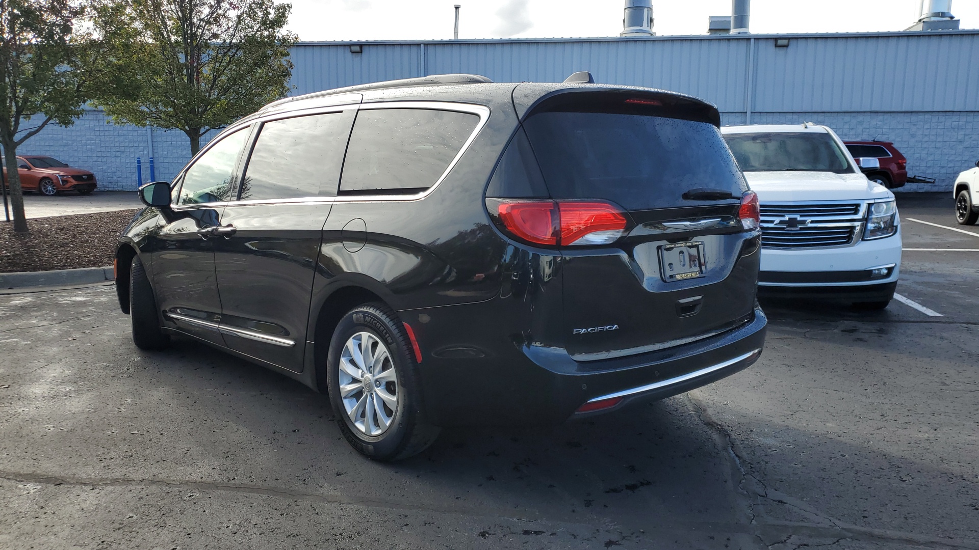 2017 Chrysler Pacifica Touring L 2