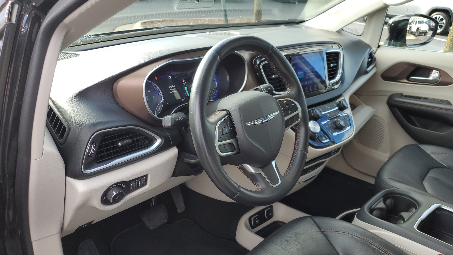 2017 Chrysler Pacifica Touring L Plus 13