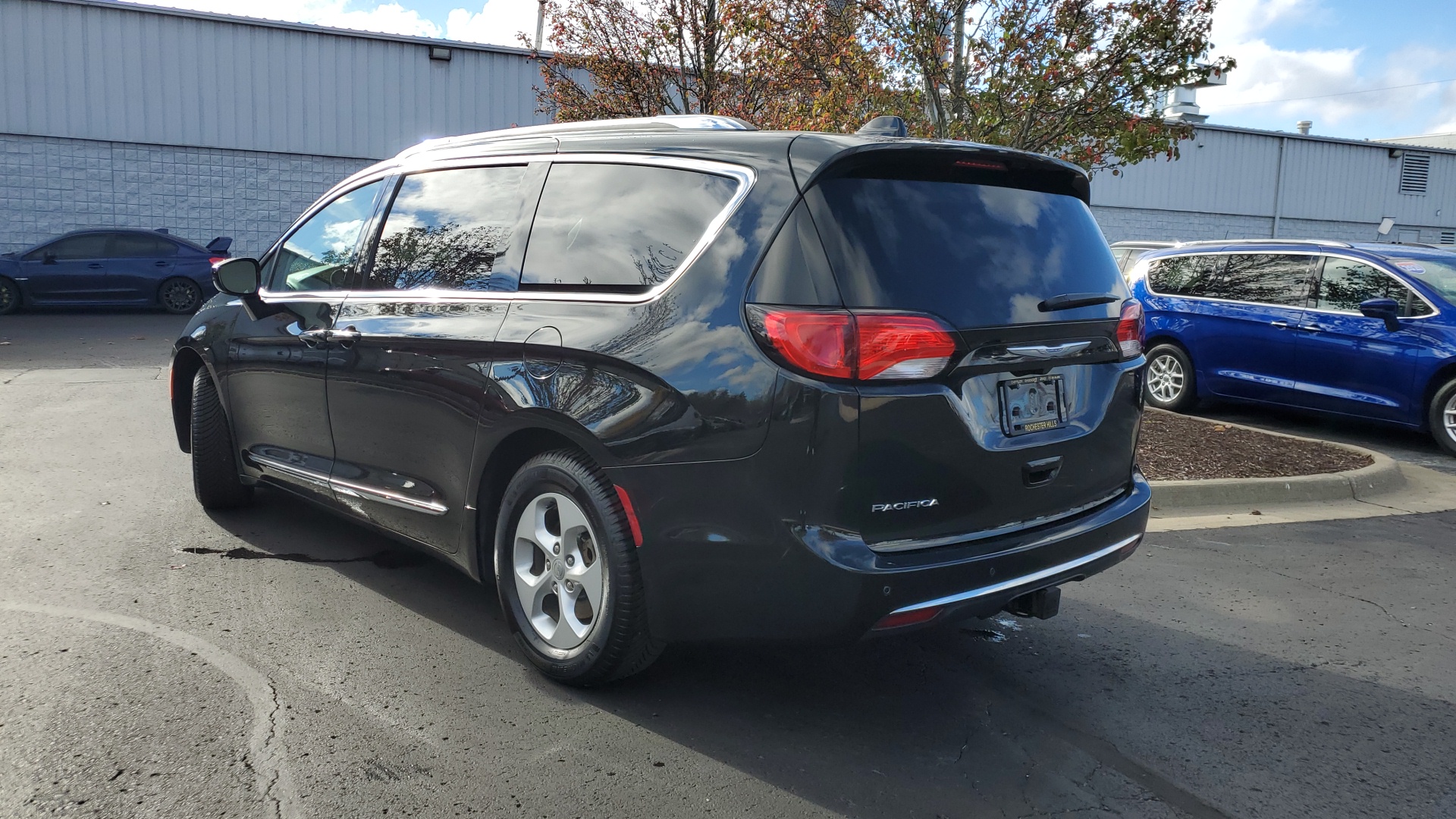 2017 Chrysler Pacifica Touring L Plus 37