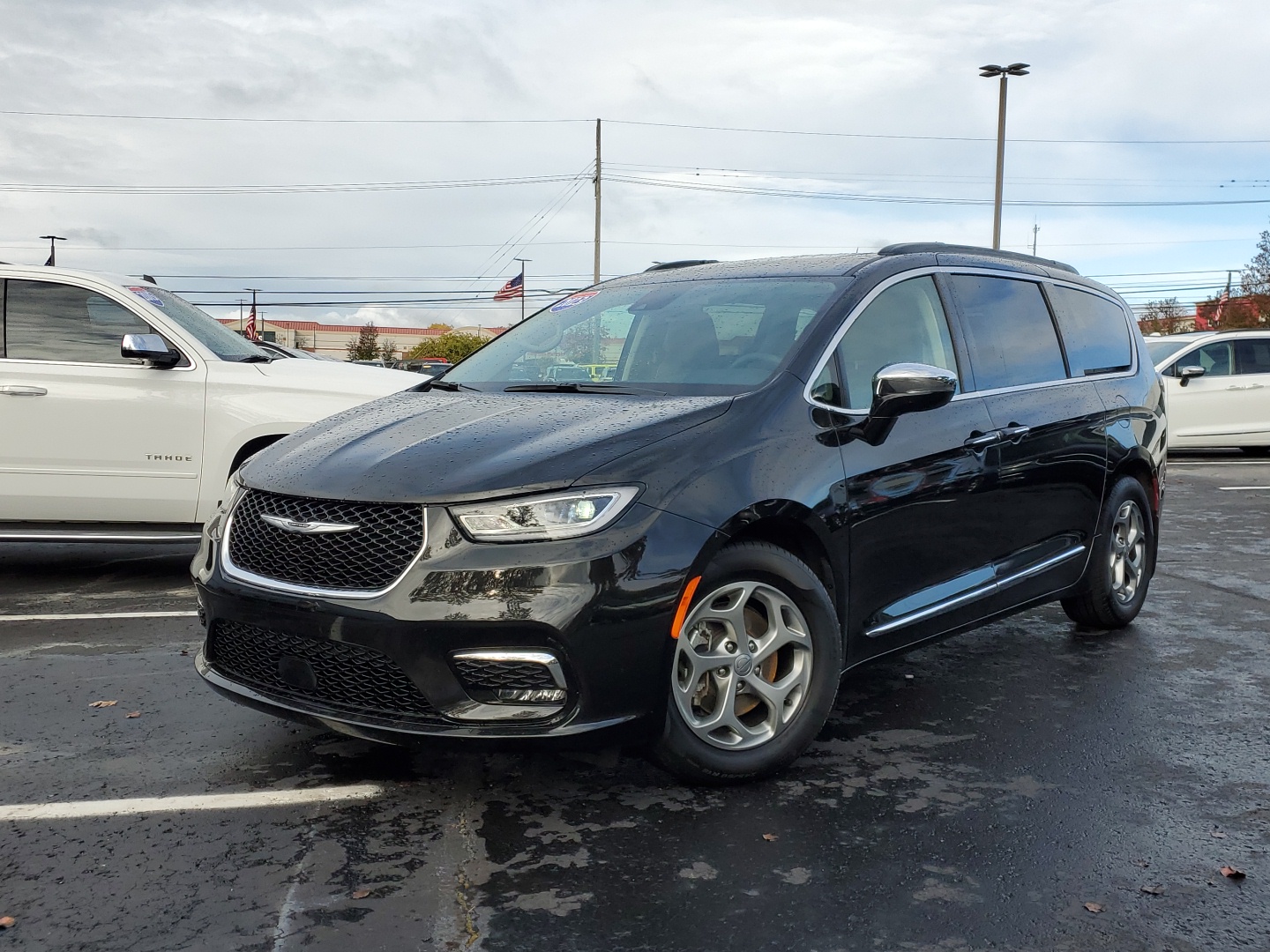 2023 Chrysler Pacifica Limited 1