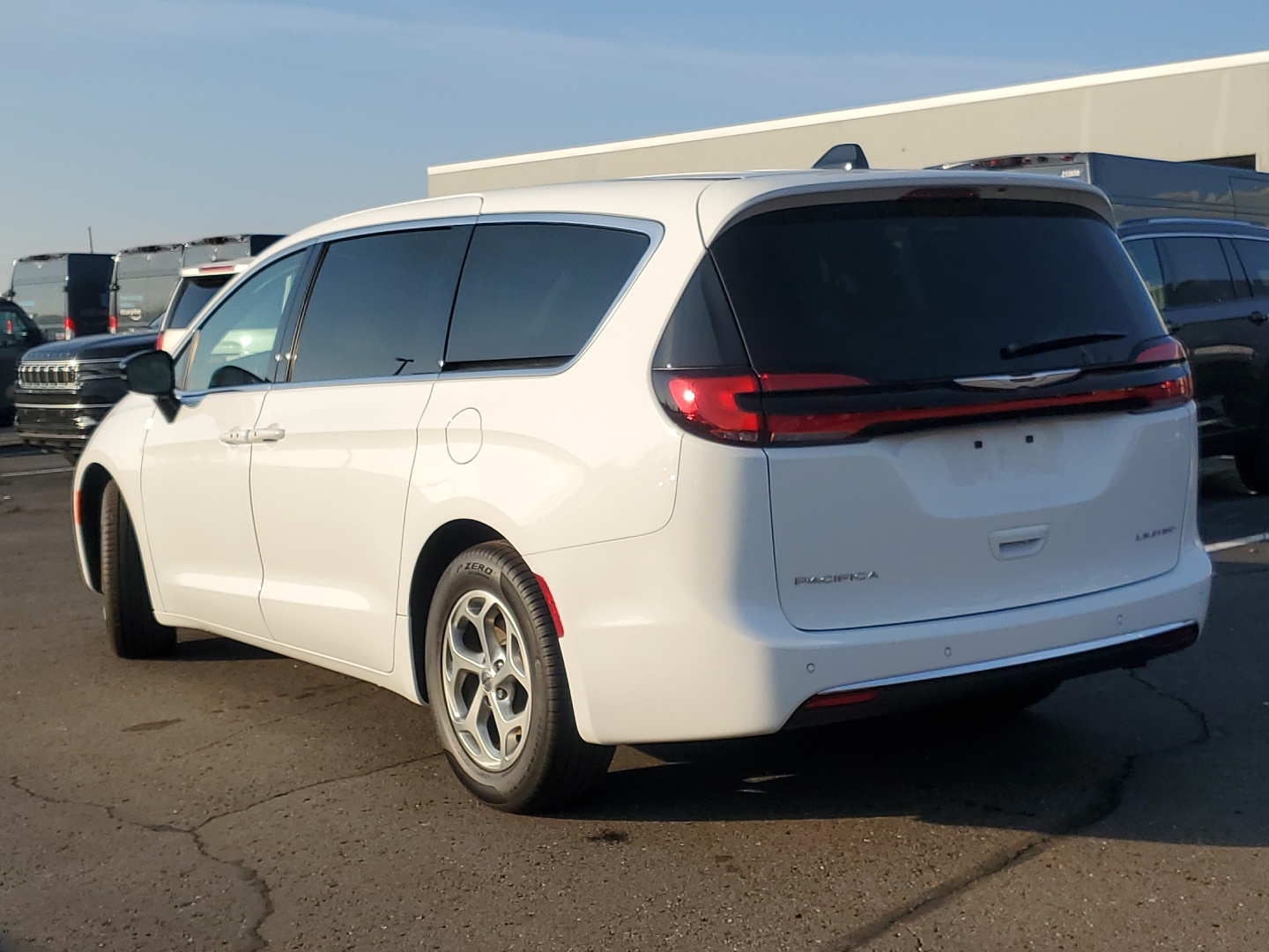 2024 Chrysler Pacifica Limited 33