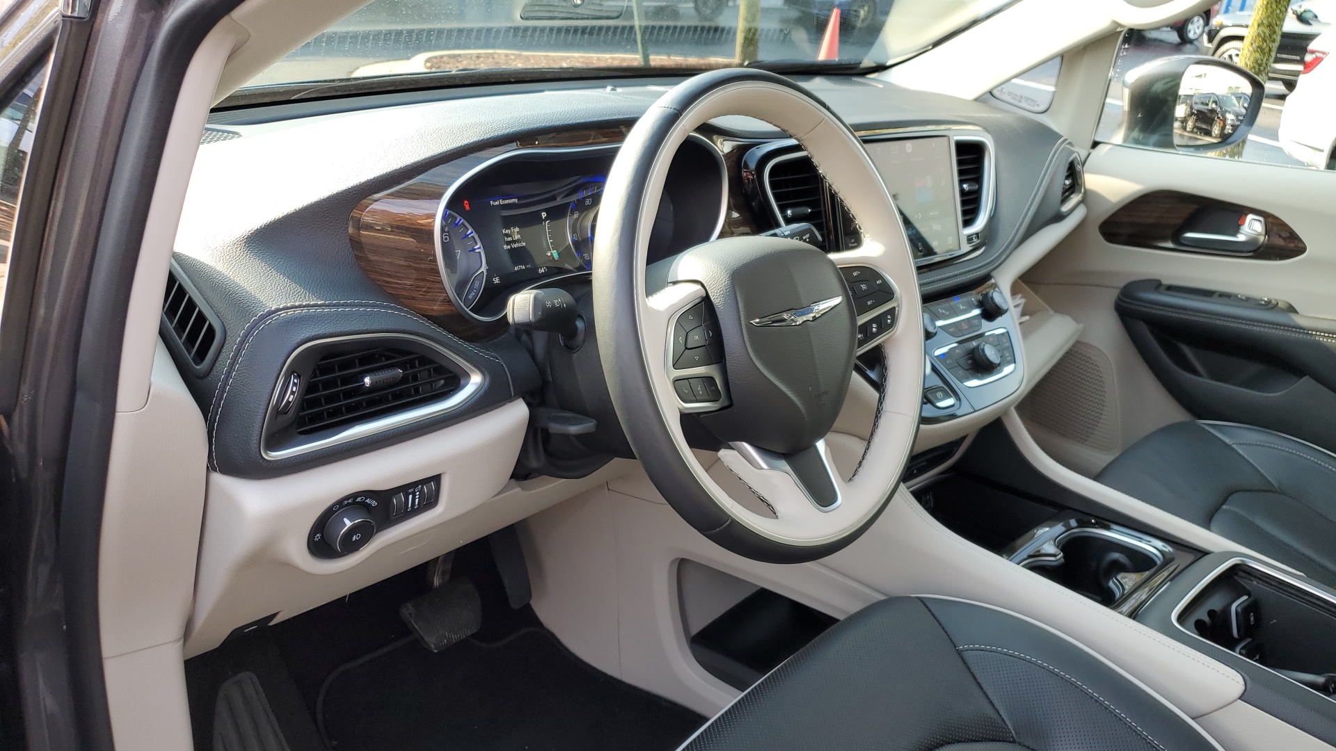 2021 Chrysler Pacifica Limited 14