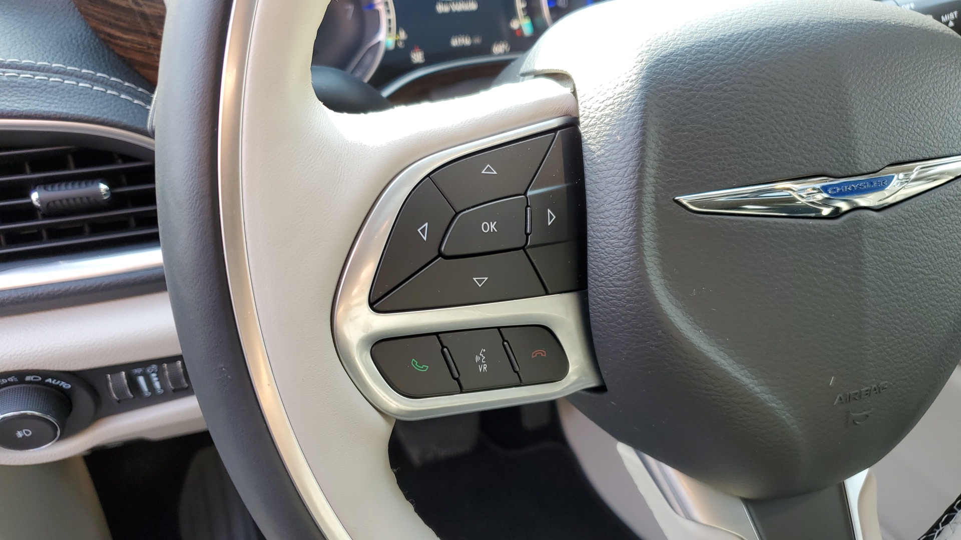 2021 Chrysler Pacifica Limited 16