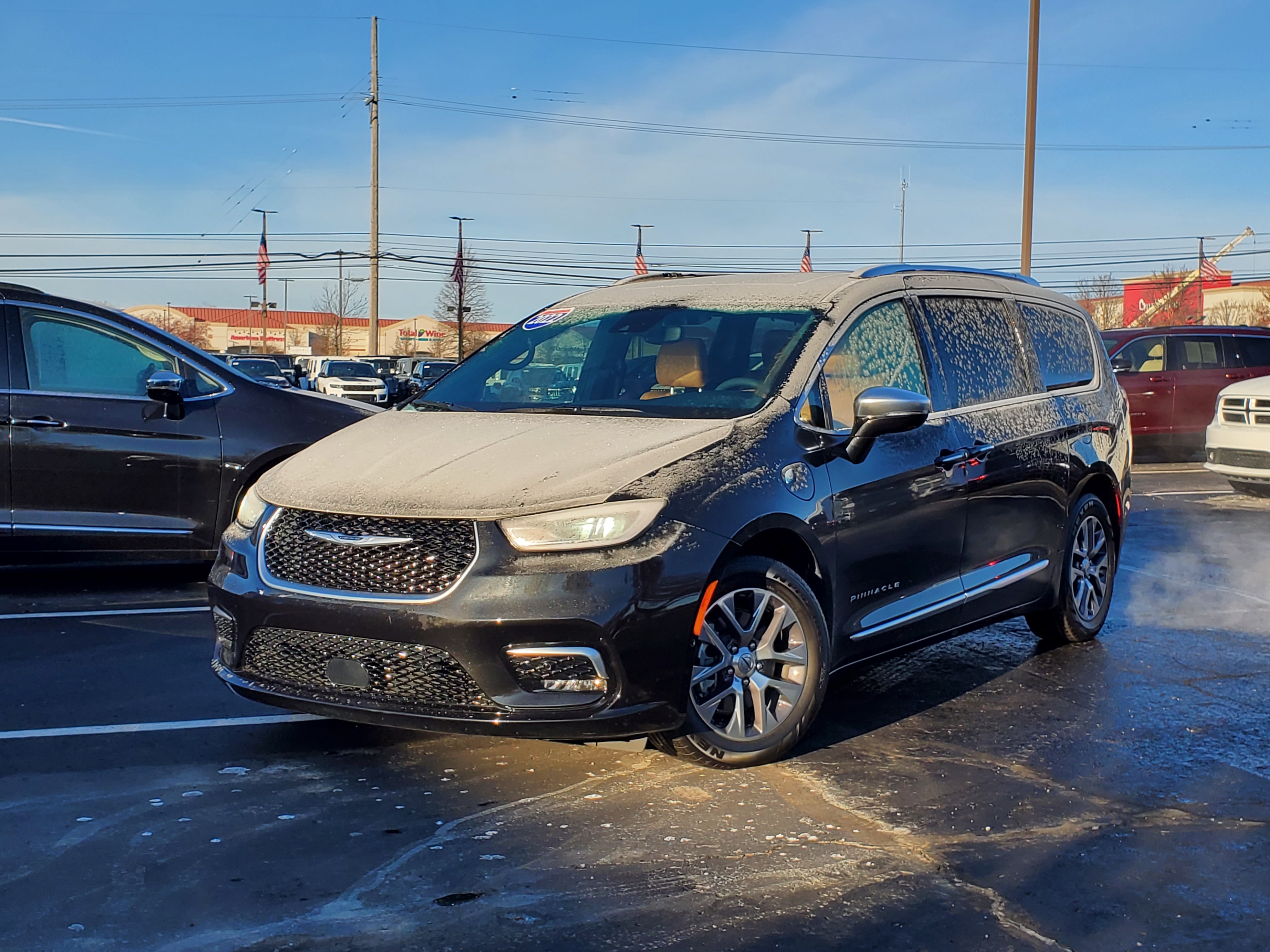 2022 Chrysler Pacifica Hybrid Pinnacle 1