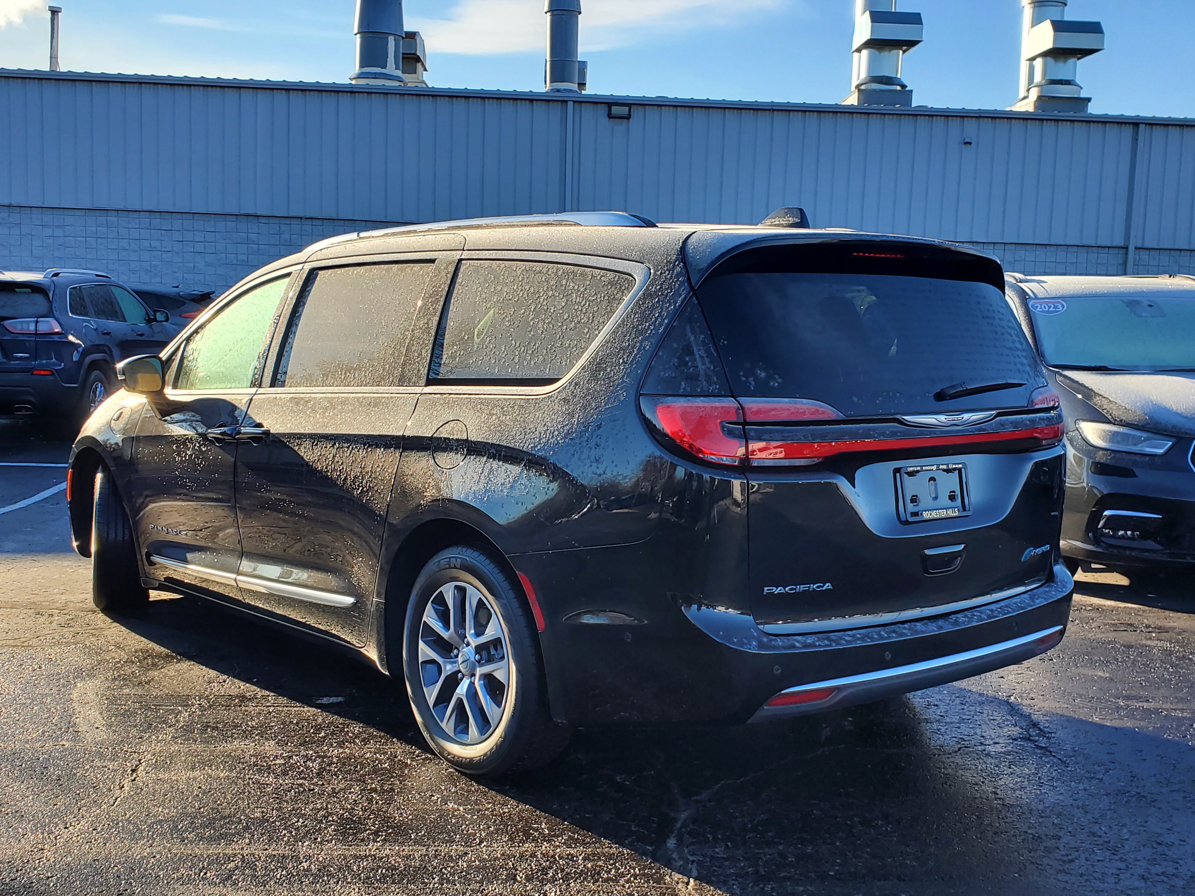 2022 Chrysler Pacifica Hybrid Pinnacle 35