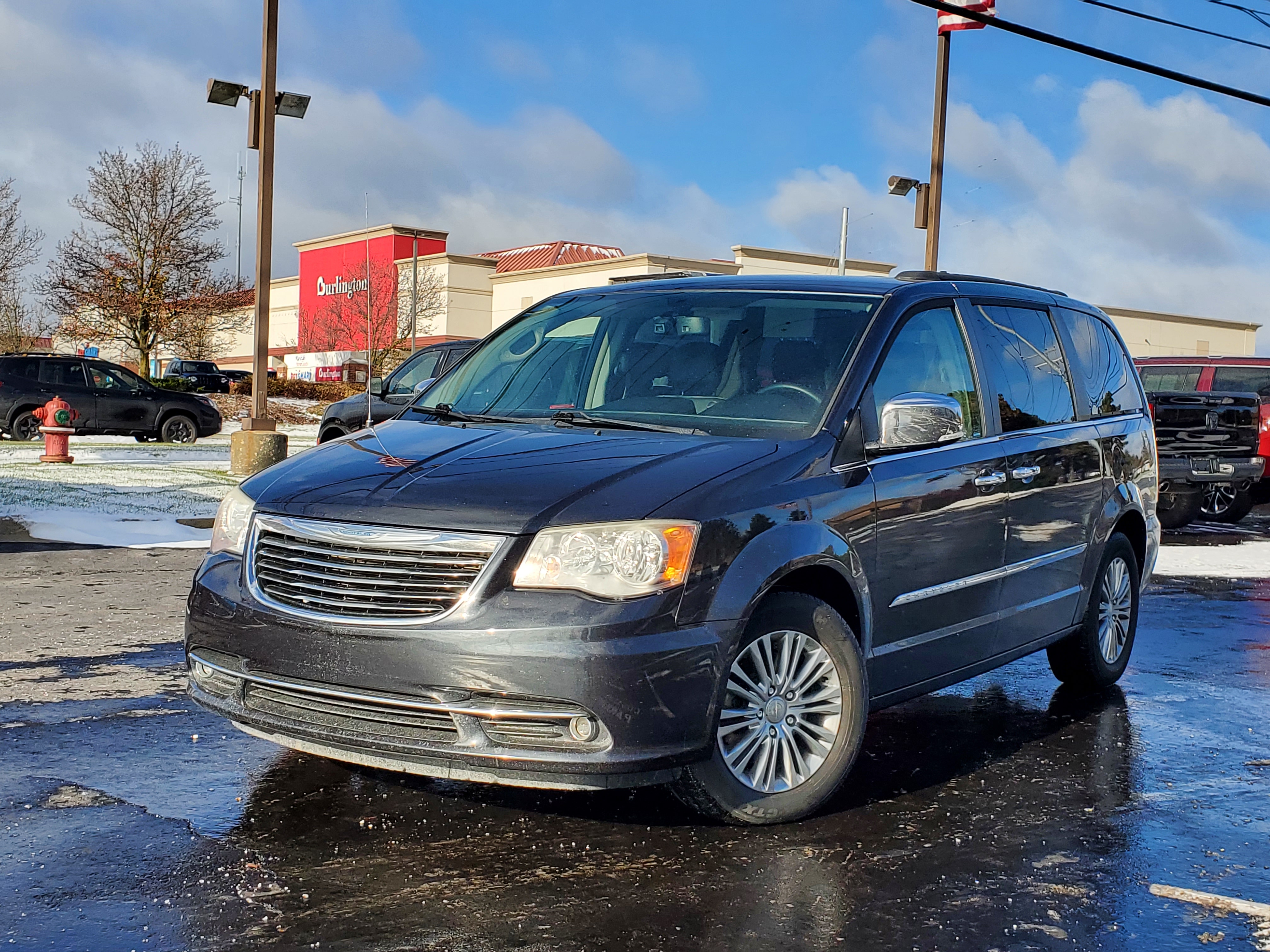 2014 Chrysler Town & Country Touring-L 31