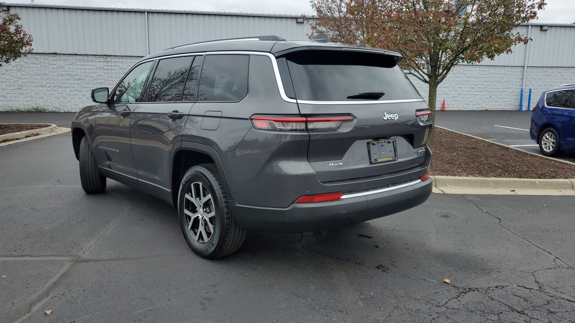 2023 Jeep Grand Cherokee L Limited 32