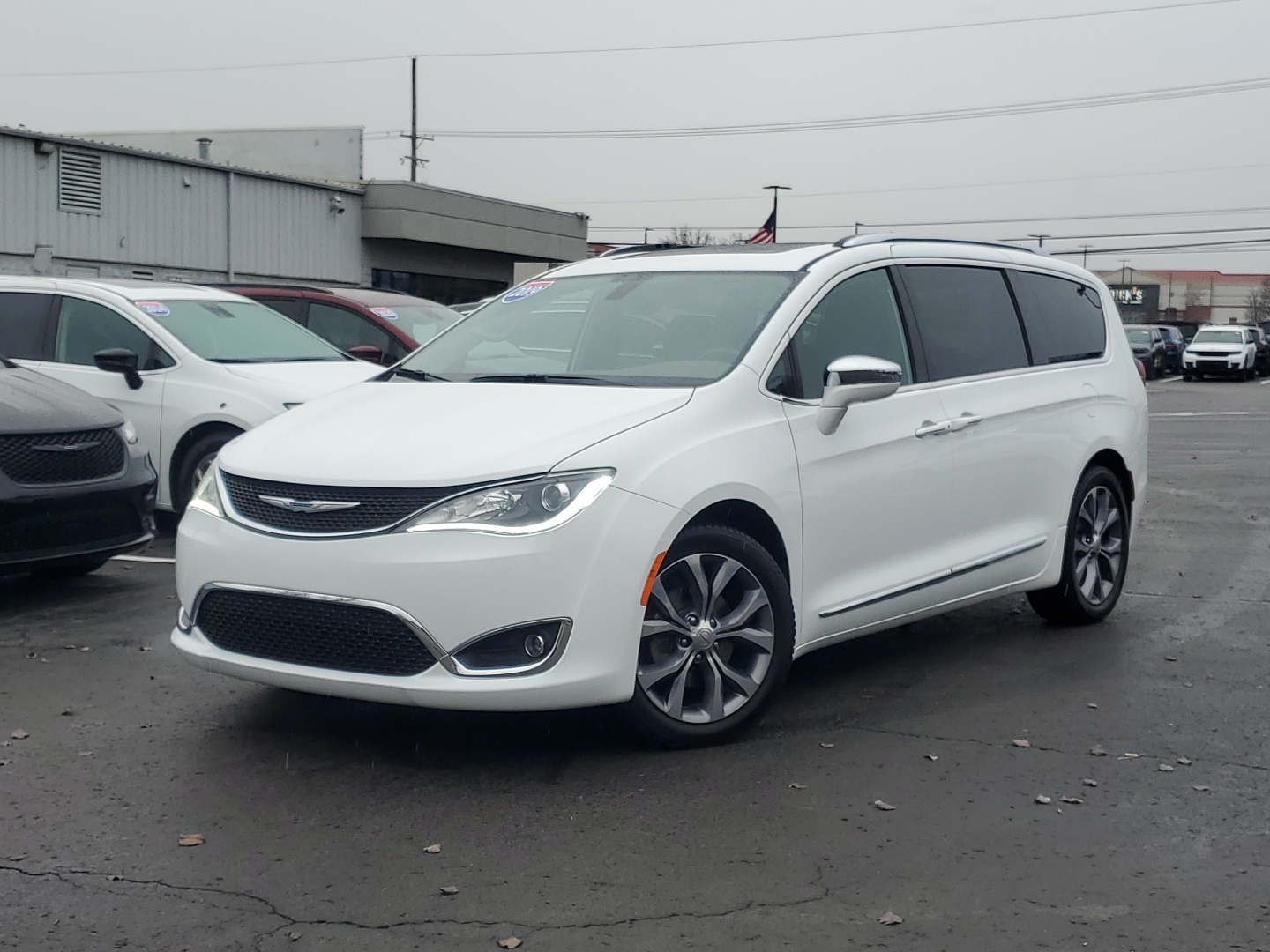 2019 Chrysler Pacifica Limited 1