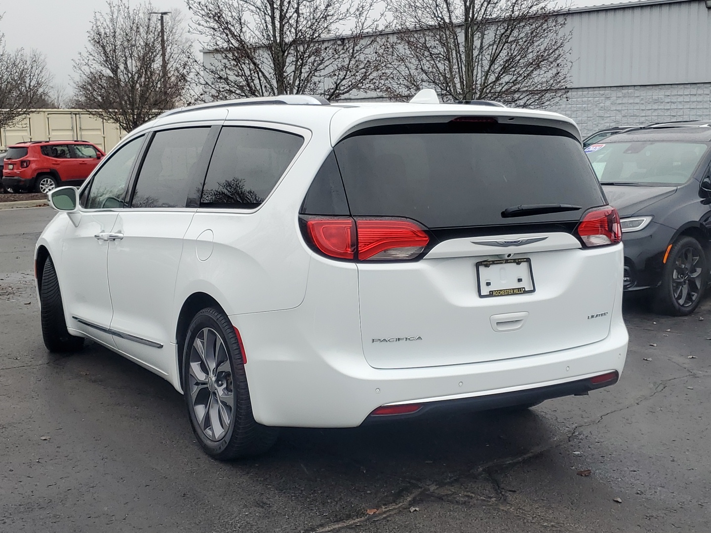 2019 Chrysler Pacifica Limited 35