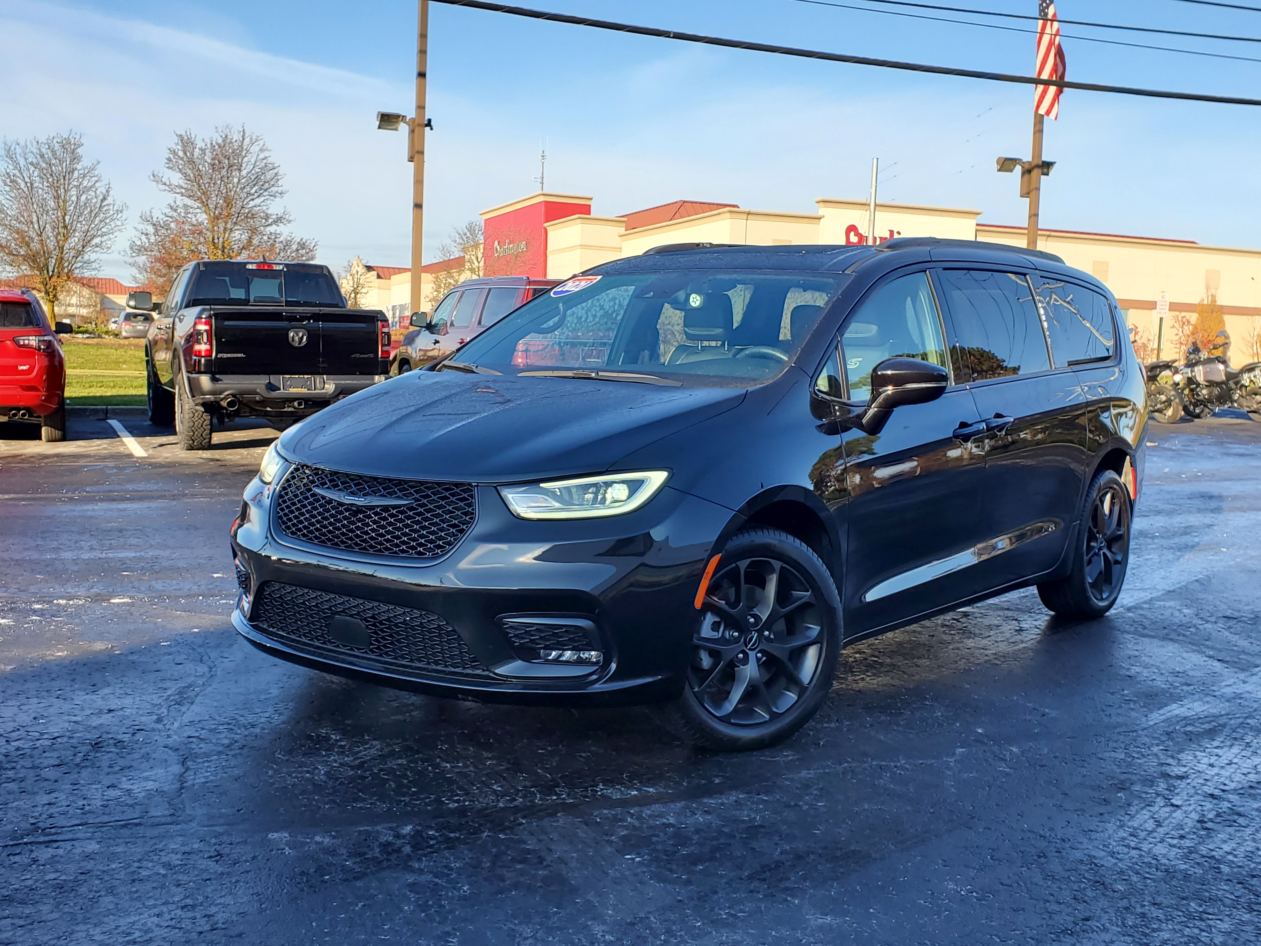 2021 Chrysler Pacifica Limited 1