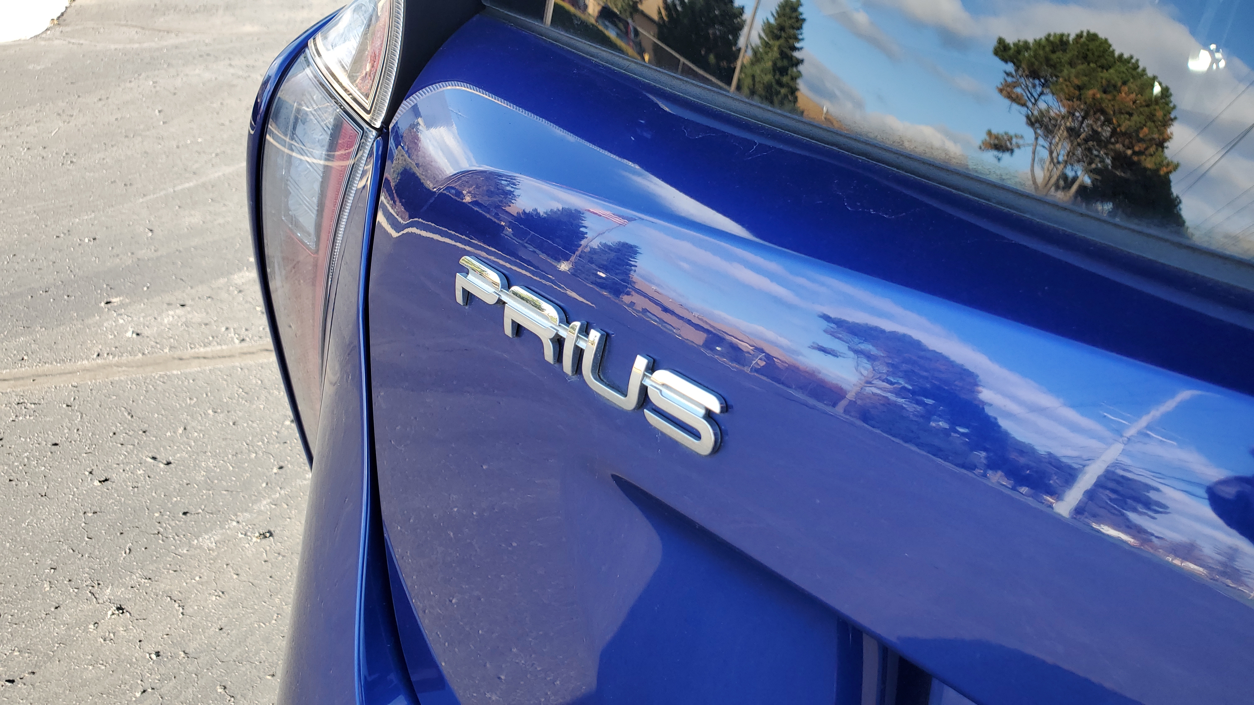 2016 Toyota Prius Three 24