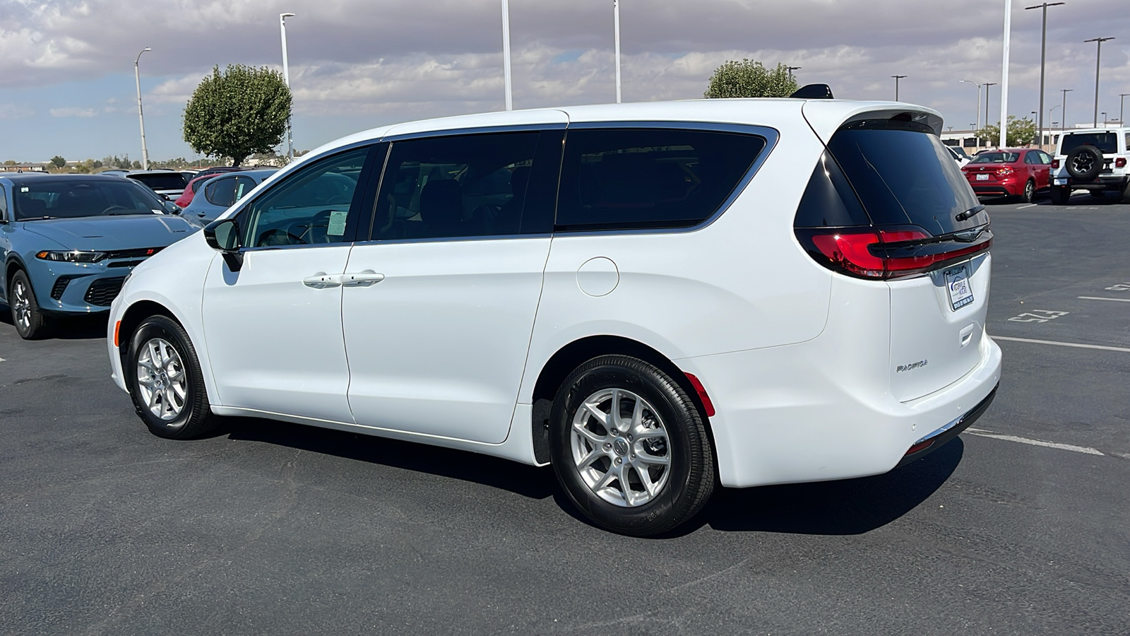 2024 Chrysler Pacifica Touring L 5