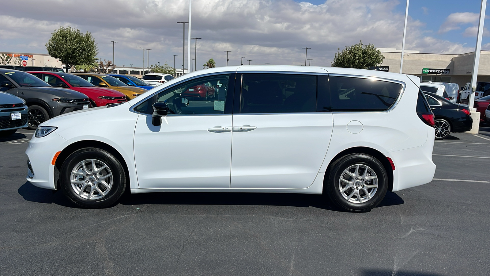 2024 Chrysler Pacifica Touring L 6