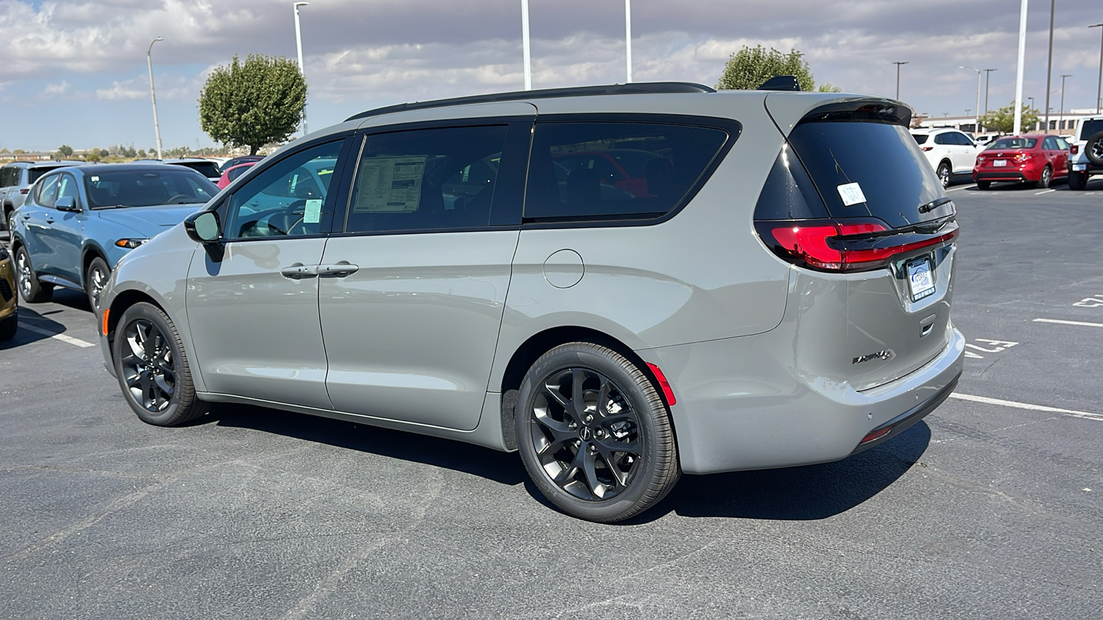 2024 Chrysler Pacifica Touring L 5