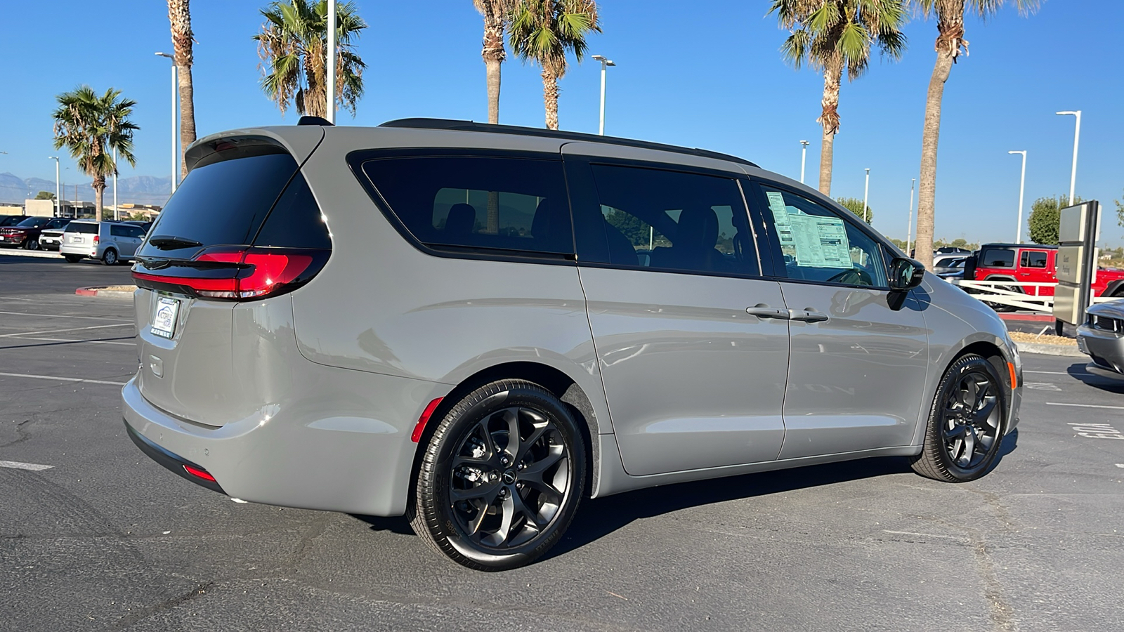 2024 Chrysler Pacifica Touring L 3